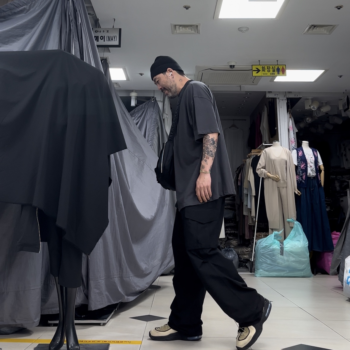 Nike x Stussy Air Penny II Rattan and Limestone 착용 스타일 - 3