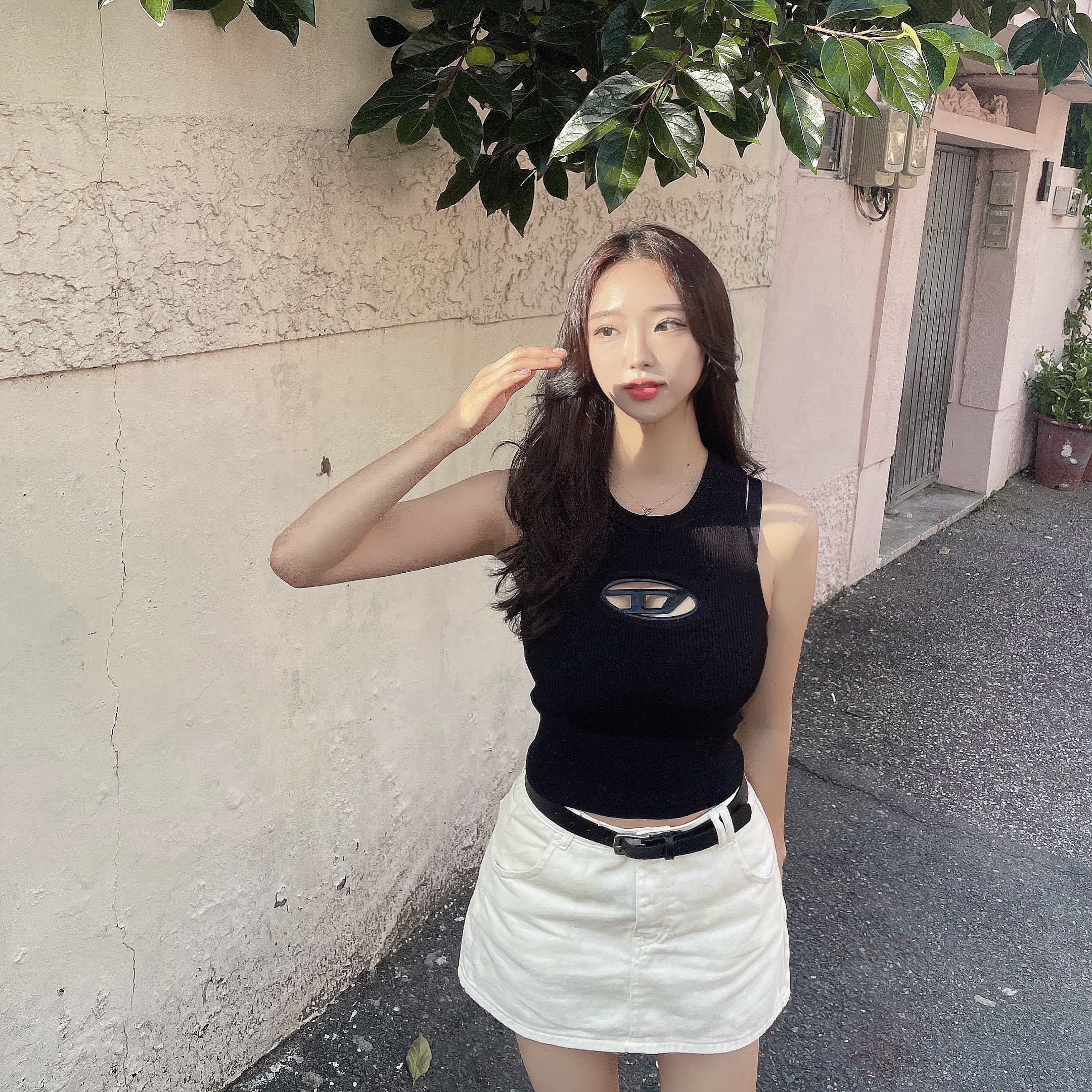 (W) Diesel M-Onerva-Top Cut-Out Knit Top with Logo Plaque Black Black 착용 스타일 - 1