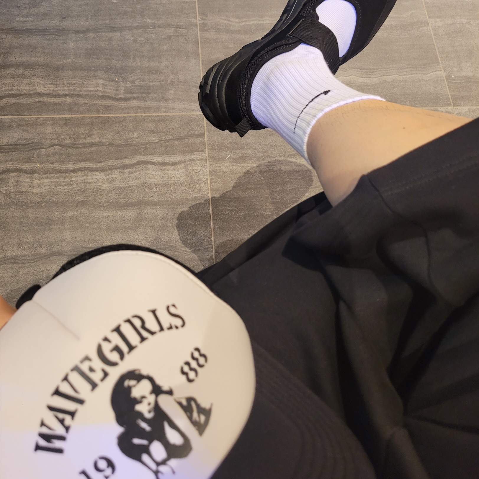 (W) Zara Sprots Ballerina Flat Shoes Black, MJD Waffle Wide Carpenter Bermuda Pants Black 착용 스타일