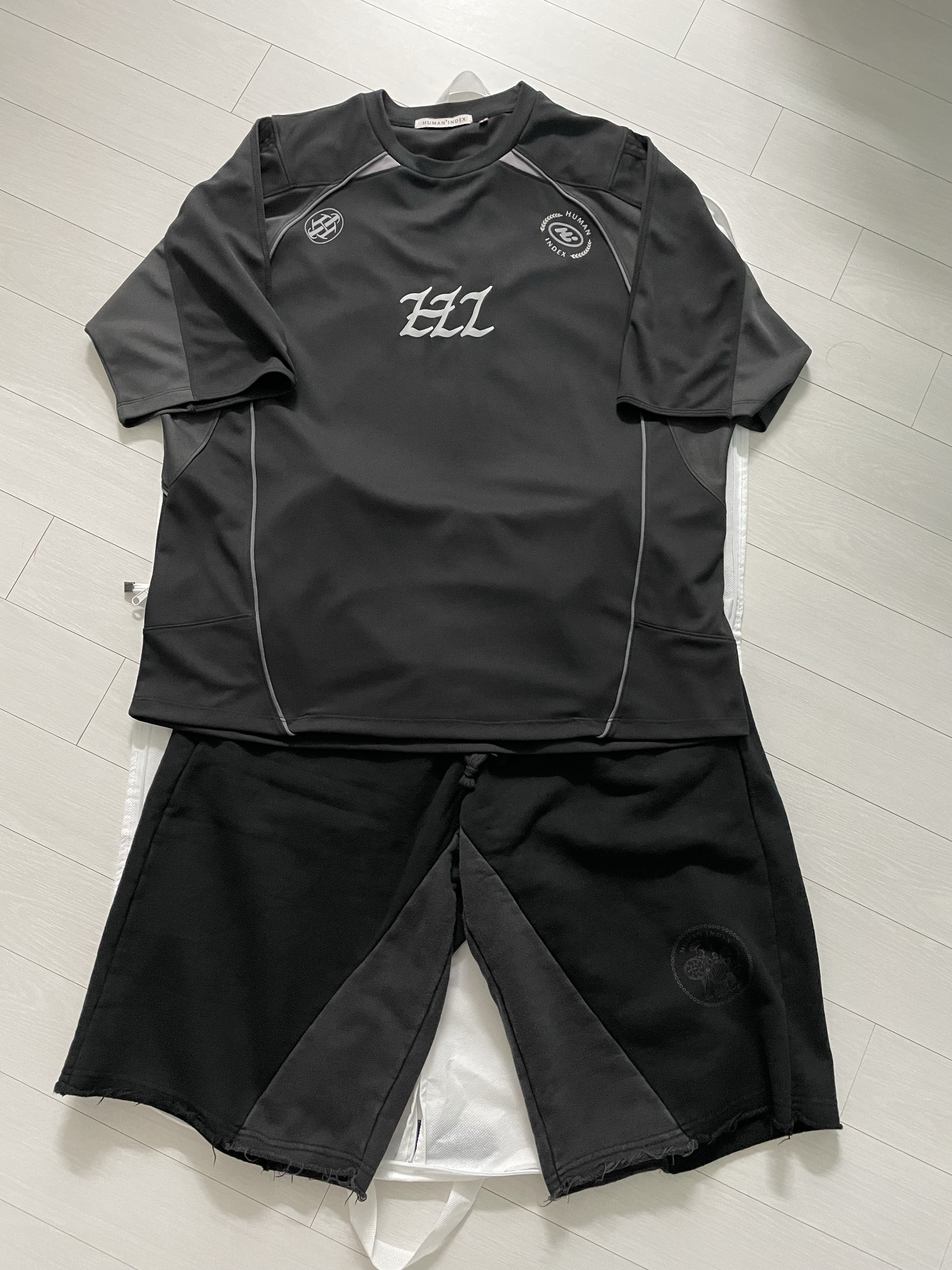 Polyteru Human Index Human 1/2 Sweat Pants Black, Polyteru Human Index Index 1/2 Jersey T-Shirt Black/Charcoal 착용 스타일