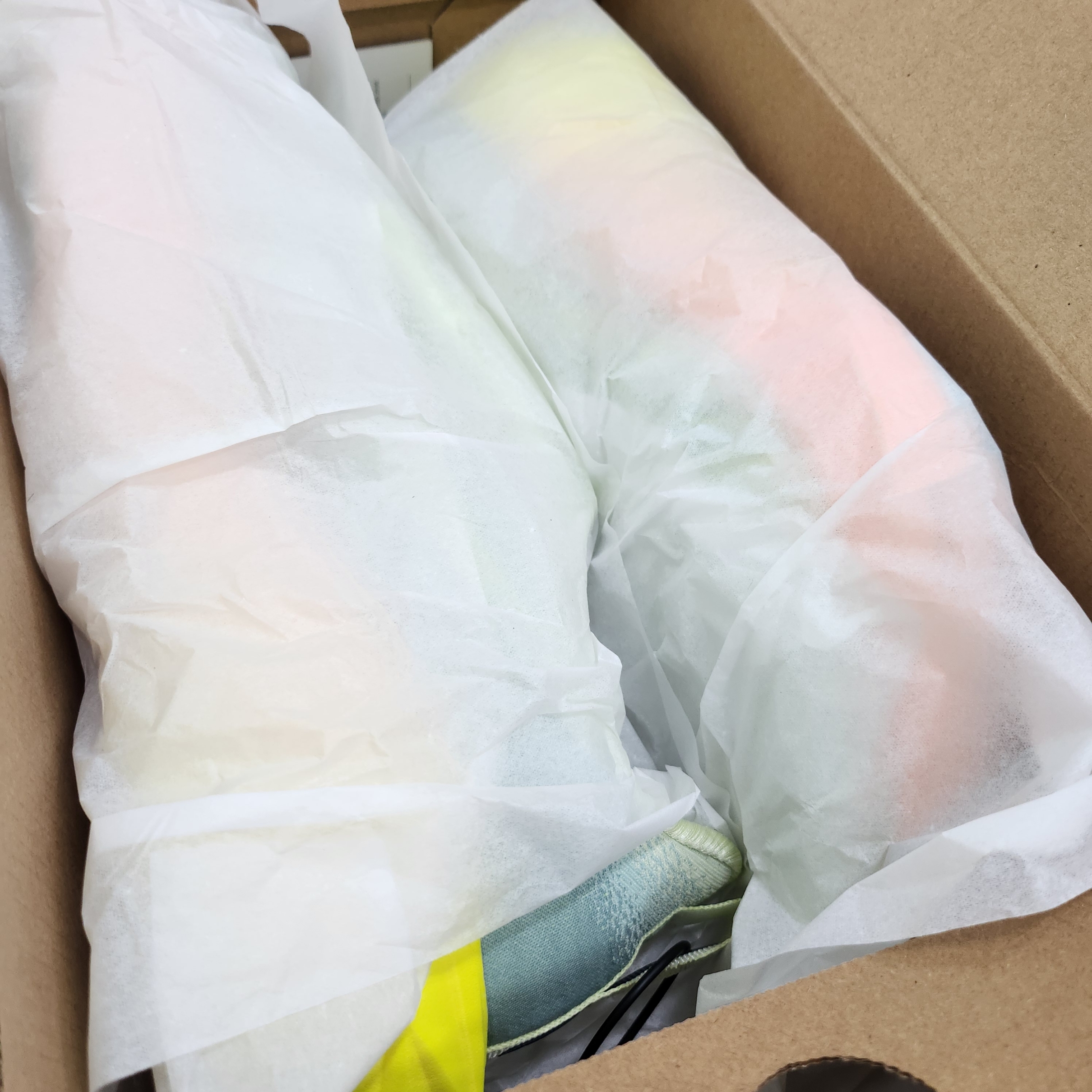 Asics Novablast 4 Cool Matcha Safety Yellow 착용 스타일 - 2