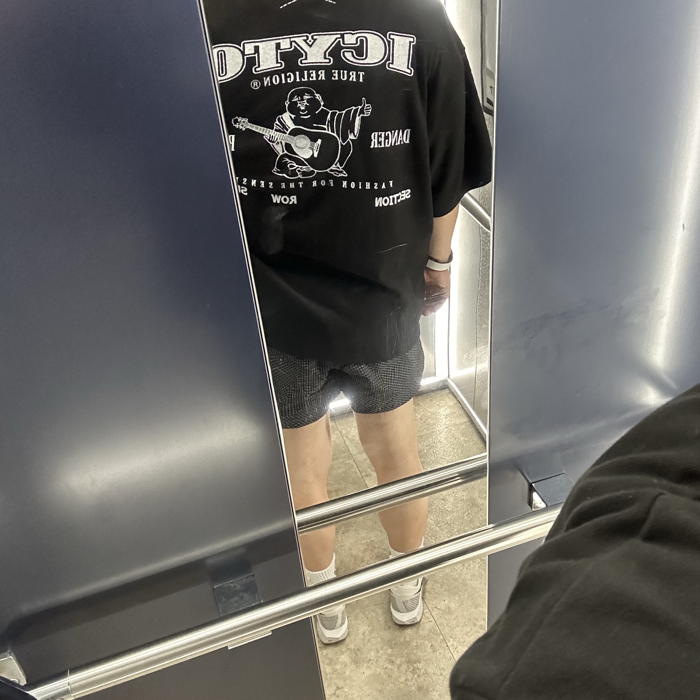 Nike x Off-White NRG Woven Shorts Black - Asia, True Religion x Icyto Short Sleeved T-Shirt Black 착용 스타일 - 2