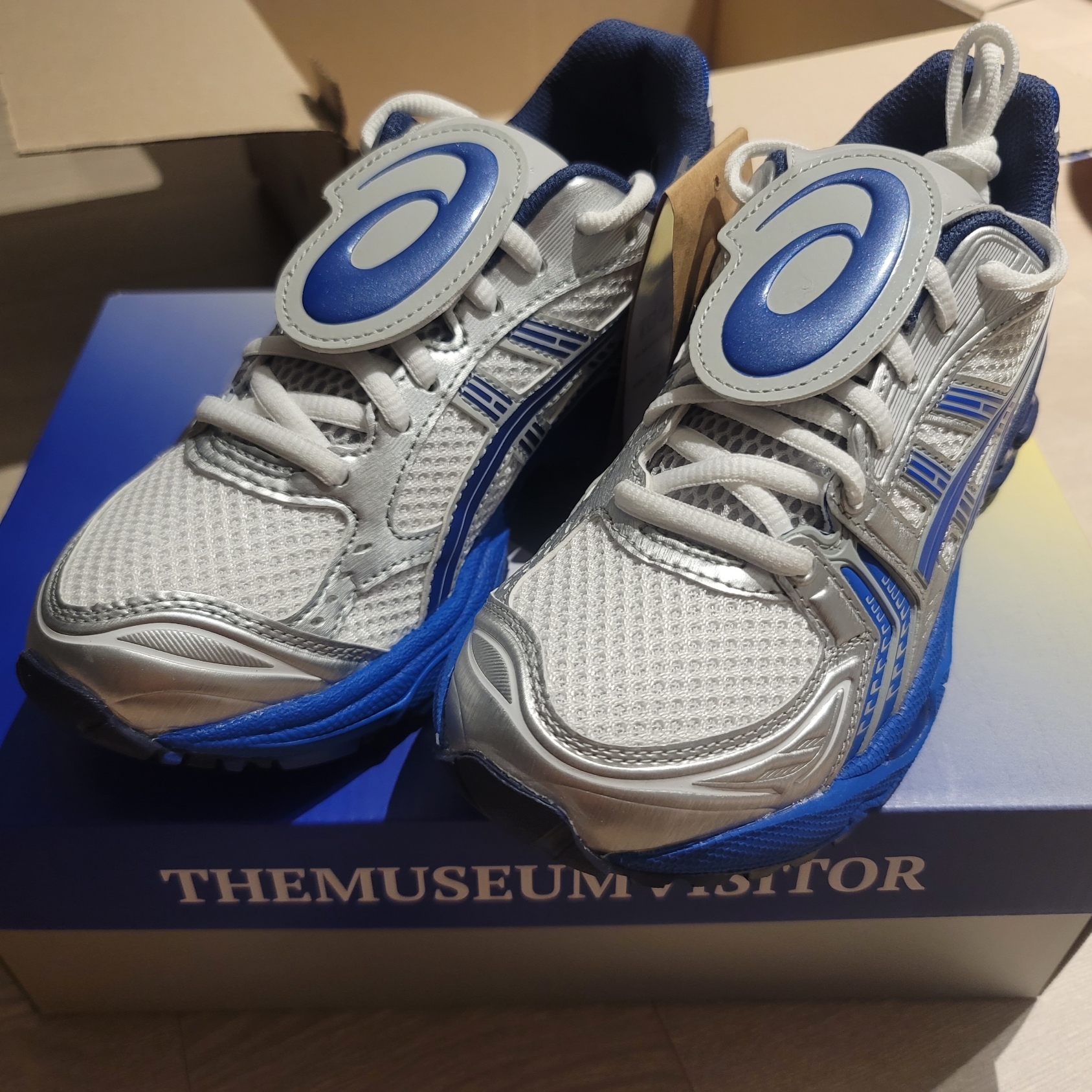 Asics x The Museum Visitor Gel-Kayano 14 Polar Shade Illusion Blue 착용 스타일 - 4