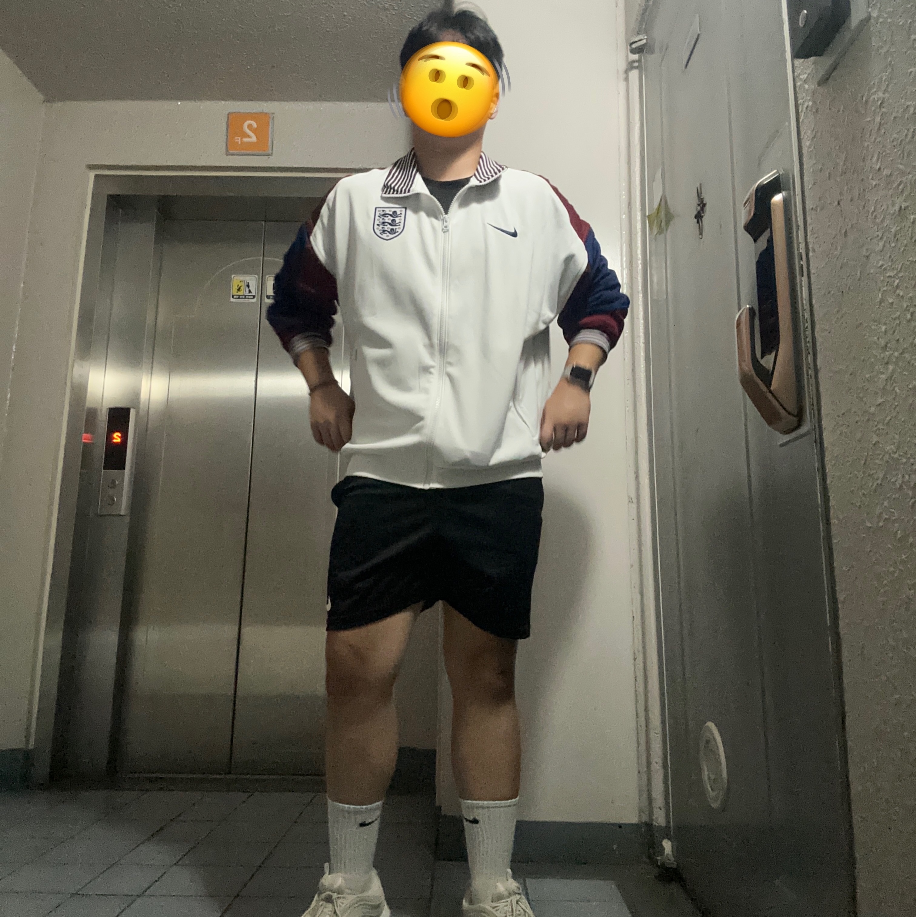 Nike England Dri-Fit Academy Pro Home Soccer Jacket White, Apple AirPods Pro 2nd Gen (Korean Ver.) 착용 스타일 - 2