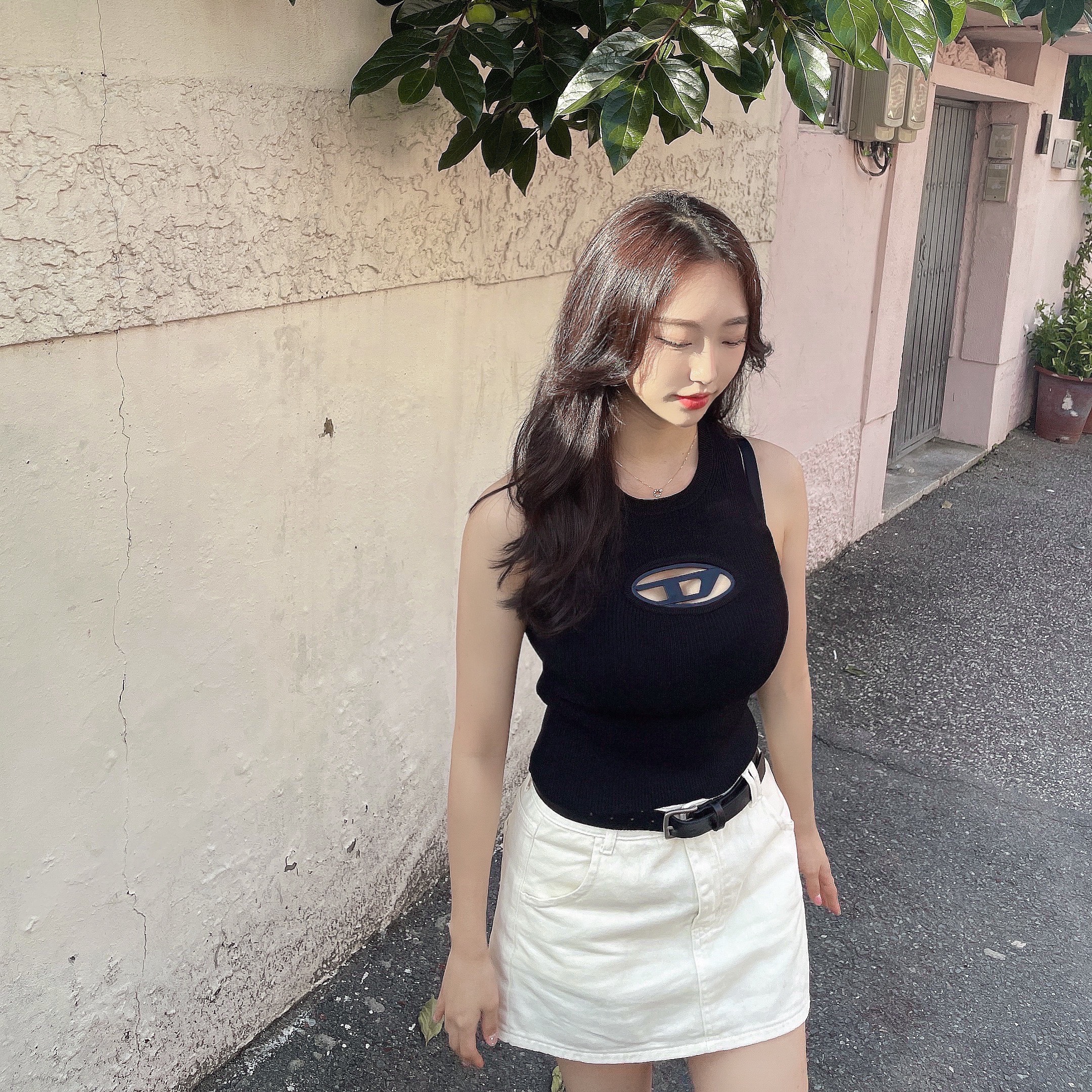 (W) Diesel M-Onerva-Top Cut-Out Knit Top with Logo Plaque Black Black 착용 스타일 - 2