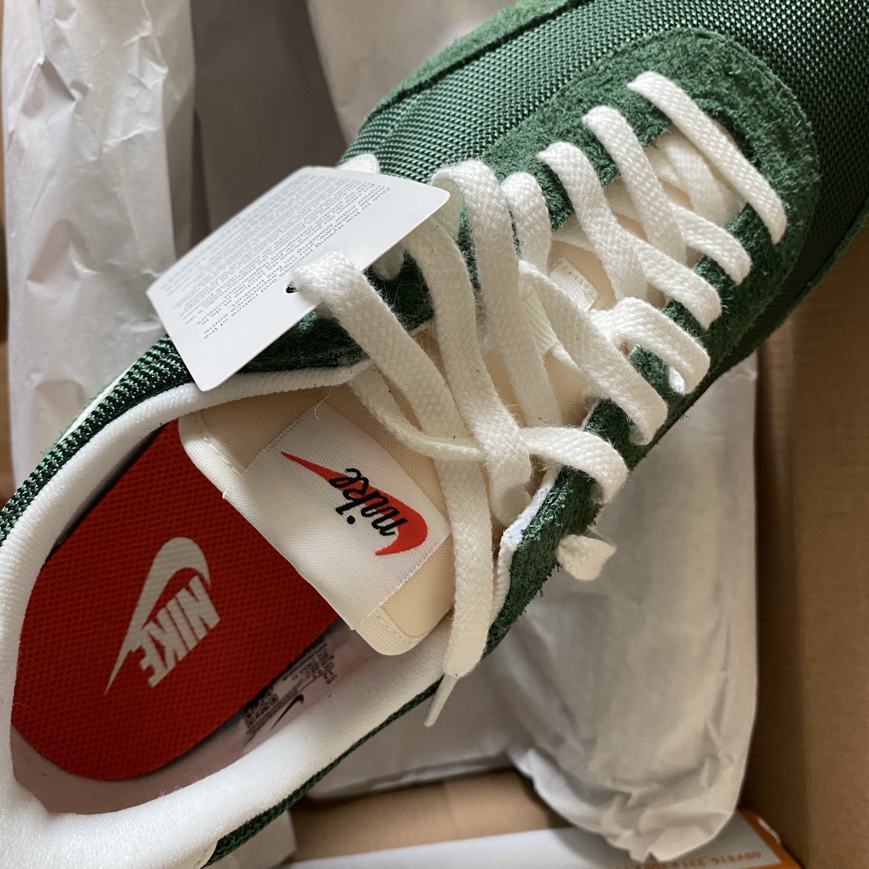 (W) Nike Daybreak Vintage Fir Coconut Milk 착용 스타일 - 1