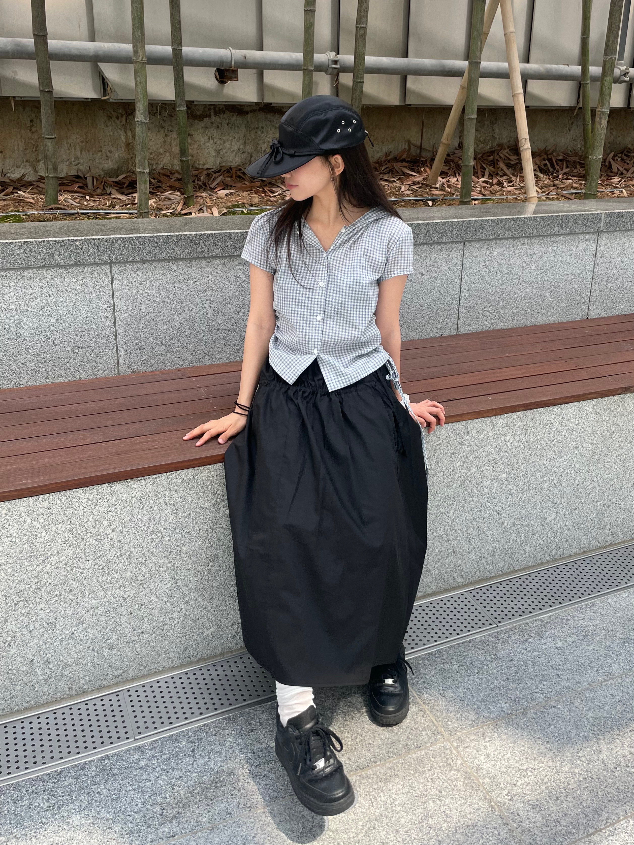 YOUCHE QS Duck Cap Black, (W) Nike Air Force 1 '07 Low Triple Black 착용 스타일 - 1