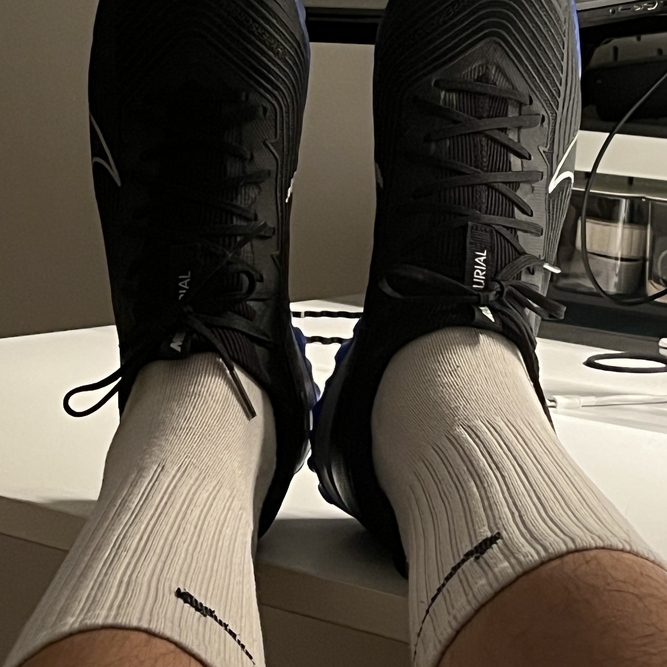 Nike Zoom Mercurial Vapor 15 Pro TF Black Hyper Royal 착용 스타일