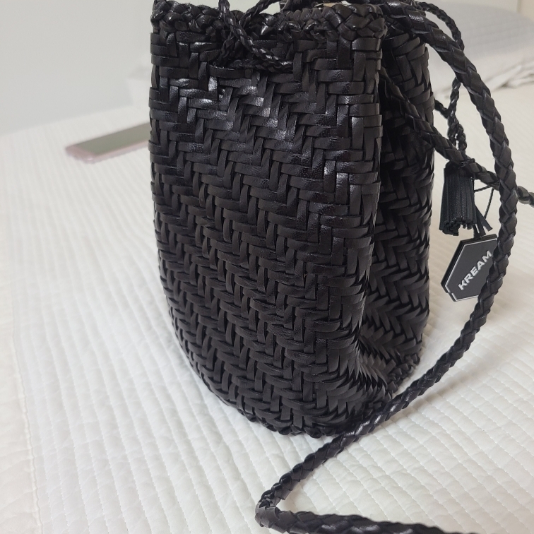 Dragon Diffusion Pompom Double Jump Black 착용 스타일 - 1