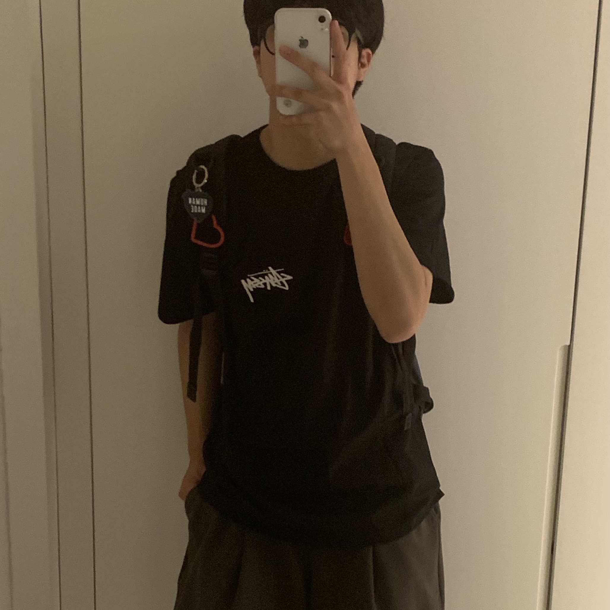Stussy Suits T-Shirt Black 착용 스타일 - 1