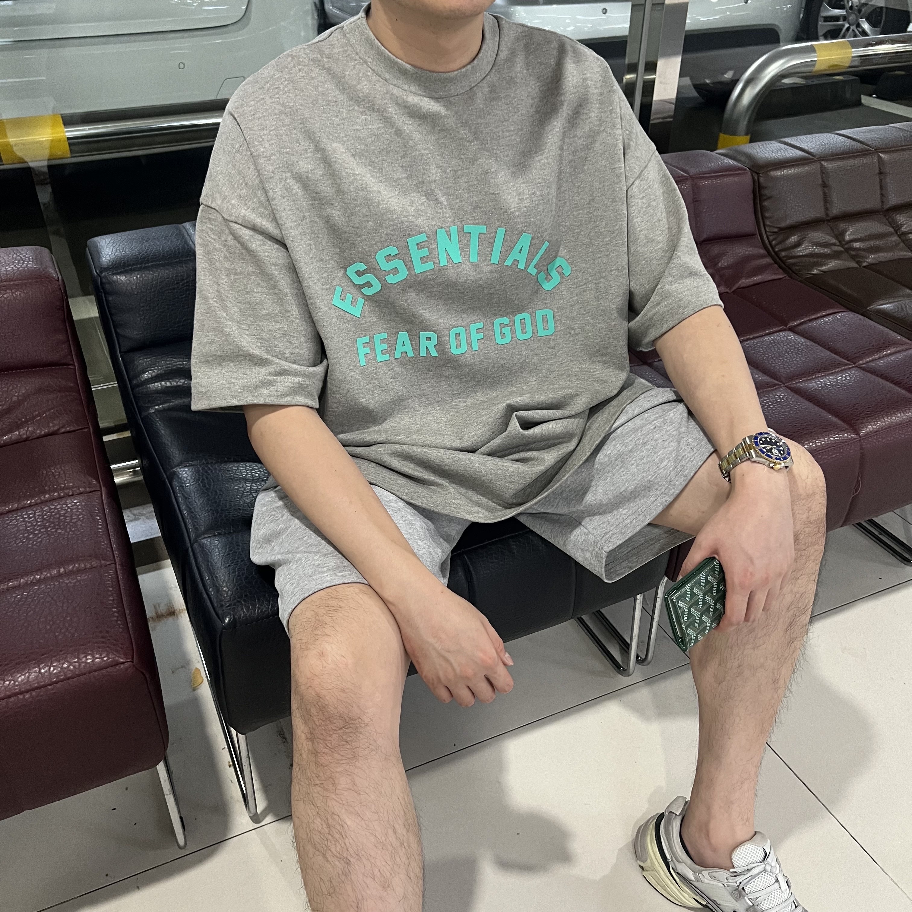 Essentials Heavy Jersey Crewneck T-Shirt Dark Heather Oatmeal - 24SS, Nike V2K Run Summit White Metallic Silver 착용 스타일