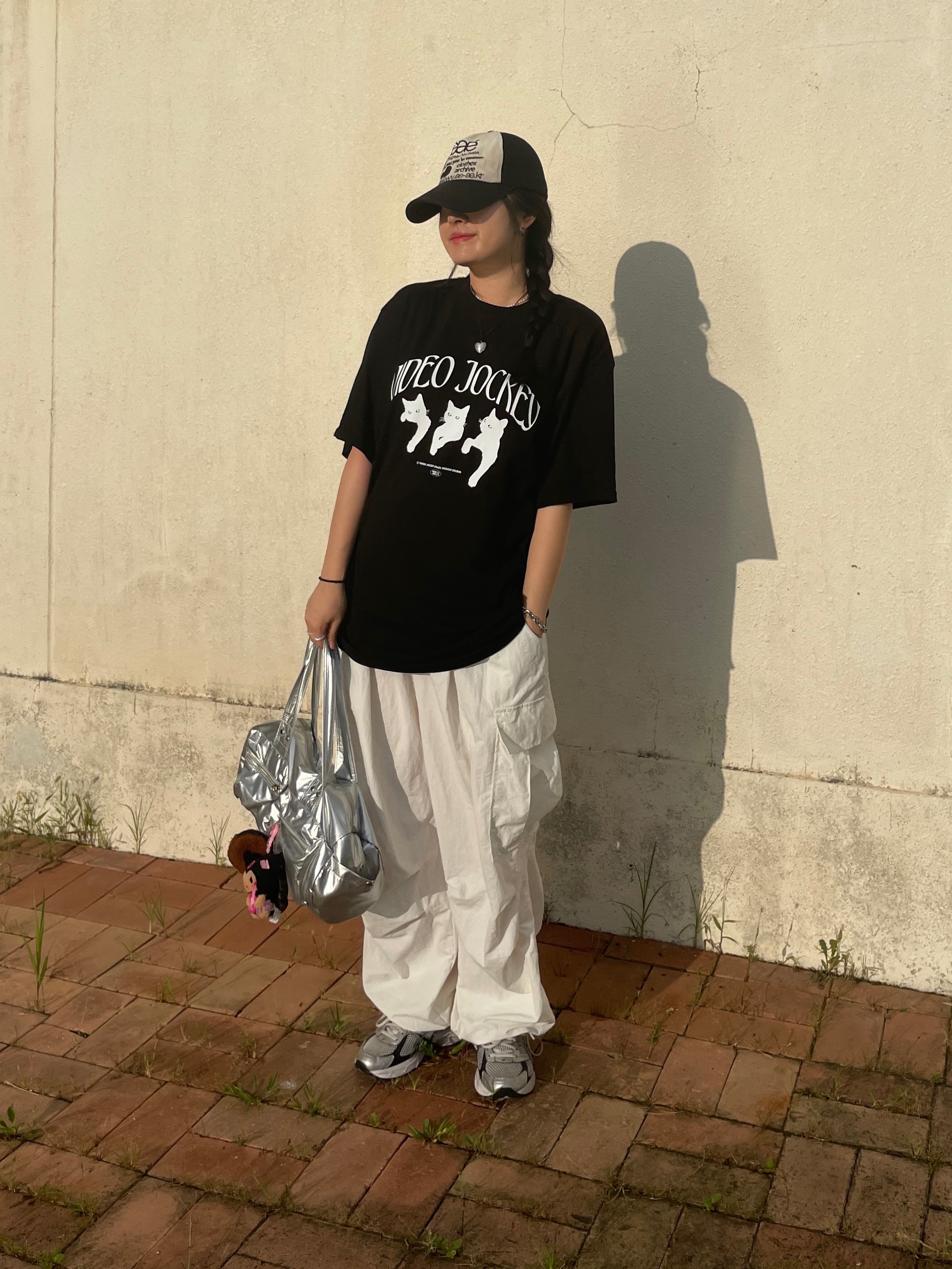 Asics Gel-1130 White Black, Aeae Web Logo Mesh Cap Black 착용 스타일 - 1
