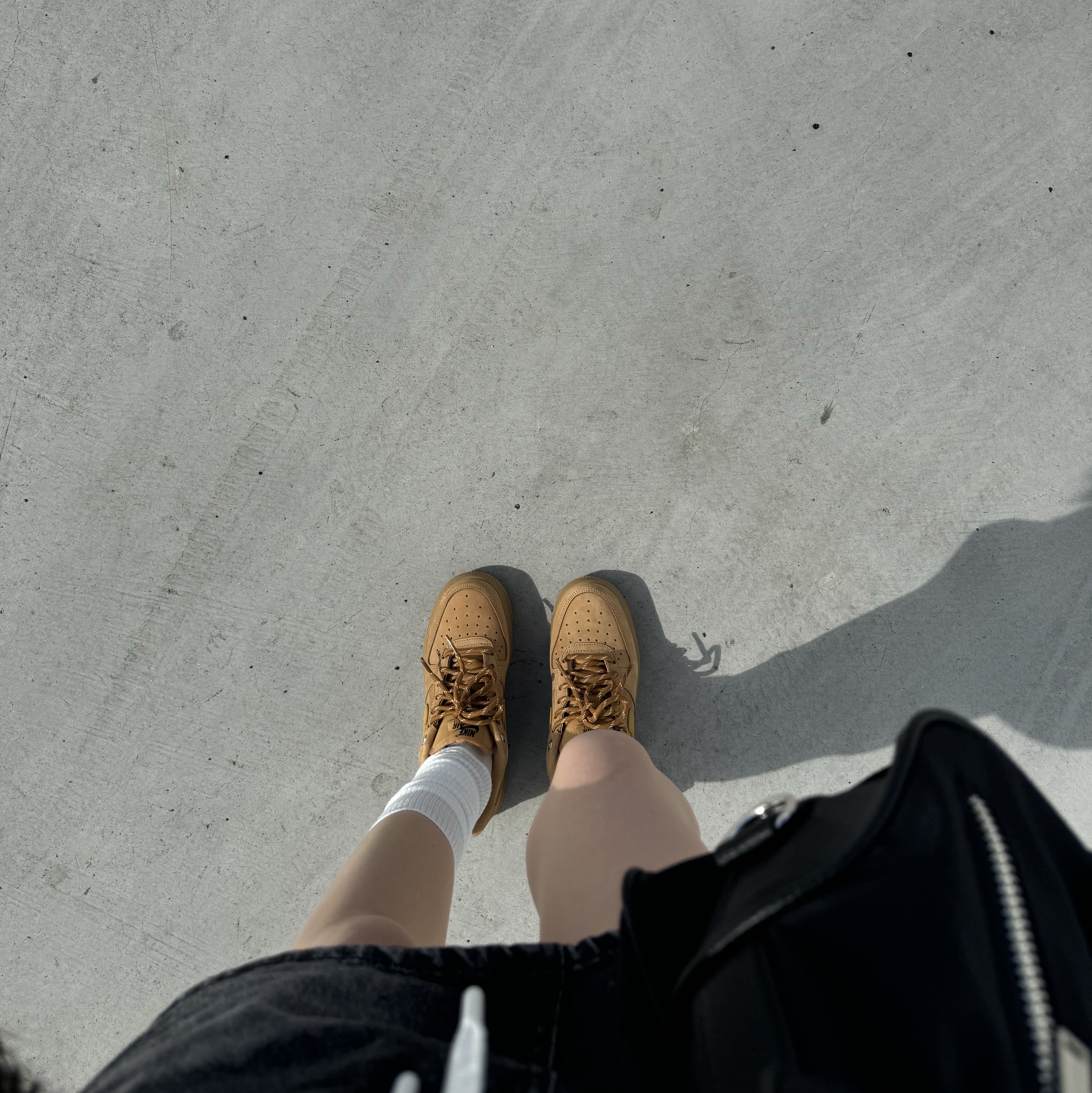 (W) Nike Air Force 1 '07 WB Flax Wheat 착용 스타일 - 2