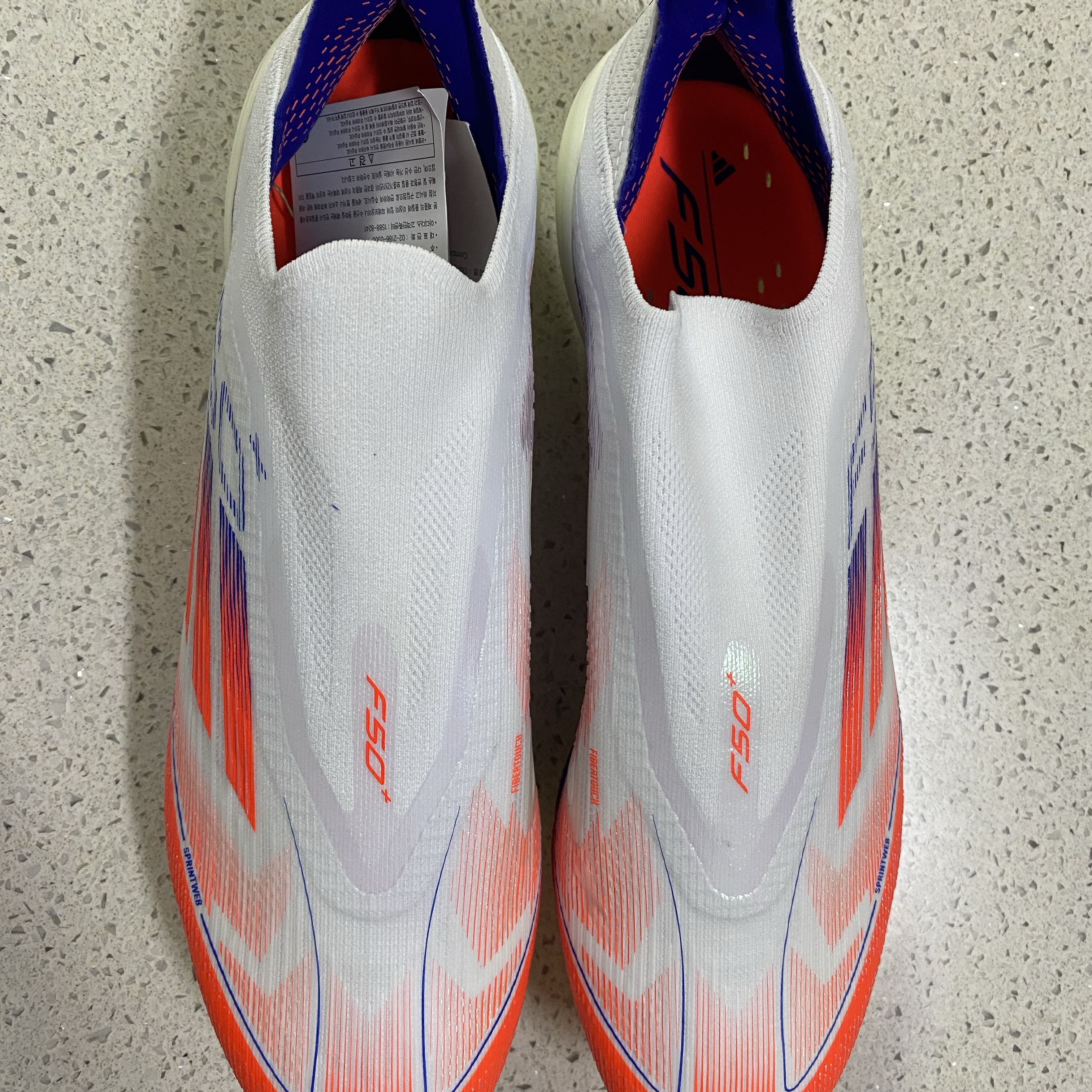Adidas F50+ FG Cloud White Solar Red 착용 스타일 - 2