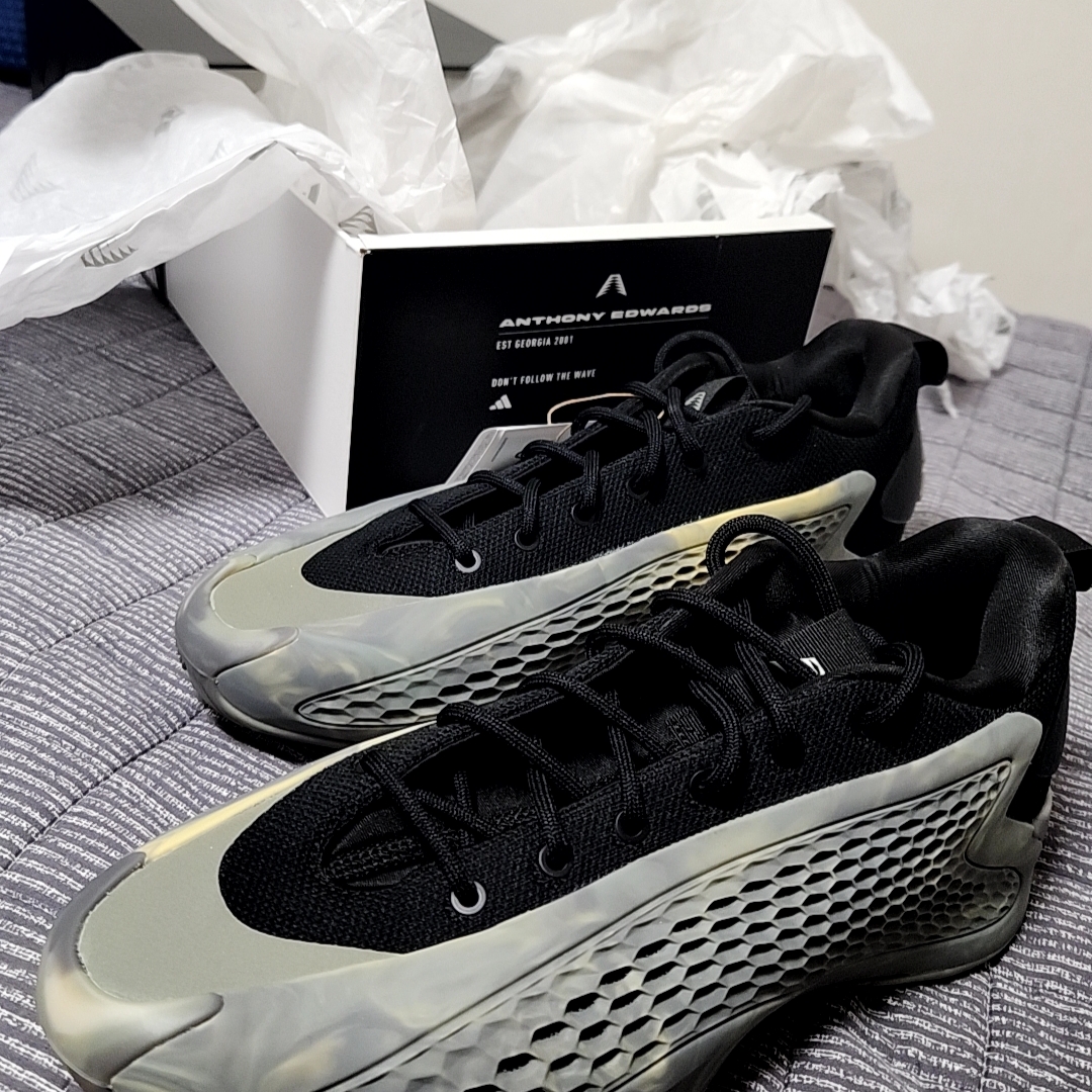 Adidas A.E. 1 Low Silver Pebble Core Black 착용 스타일 - 1