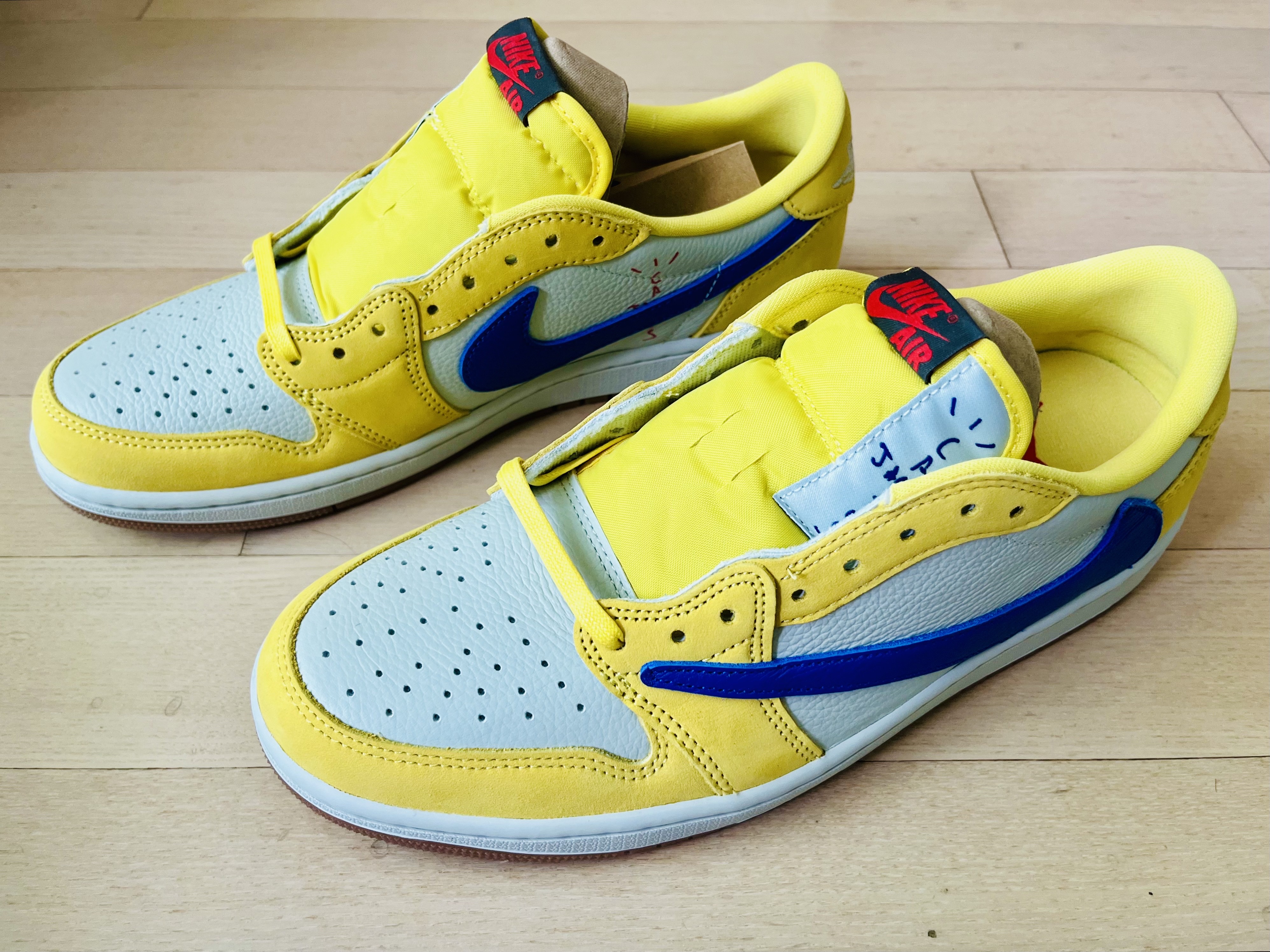(W) Jordan 1 x Travis Scott Retro Low OG SP Canary 착용 스타일 - 2