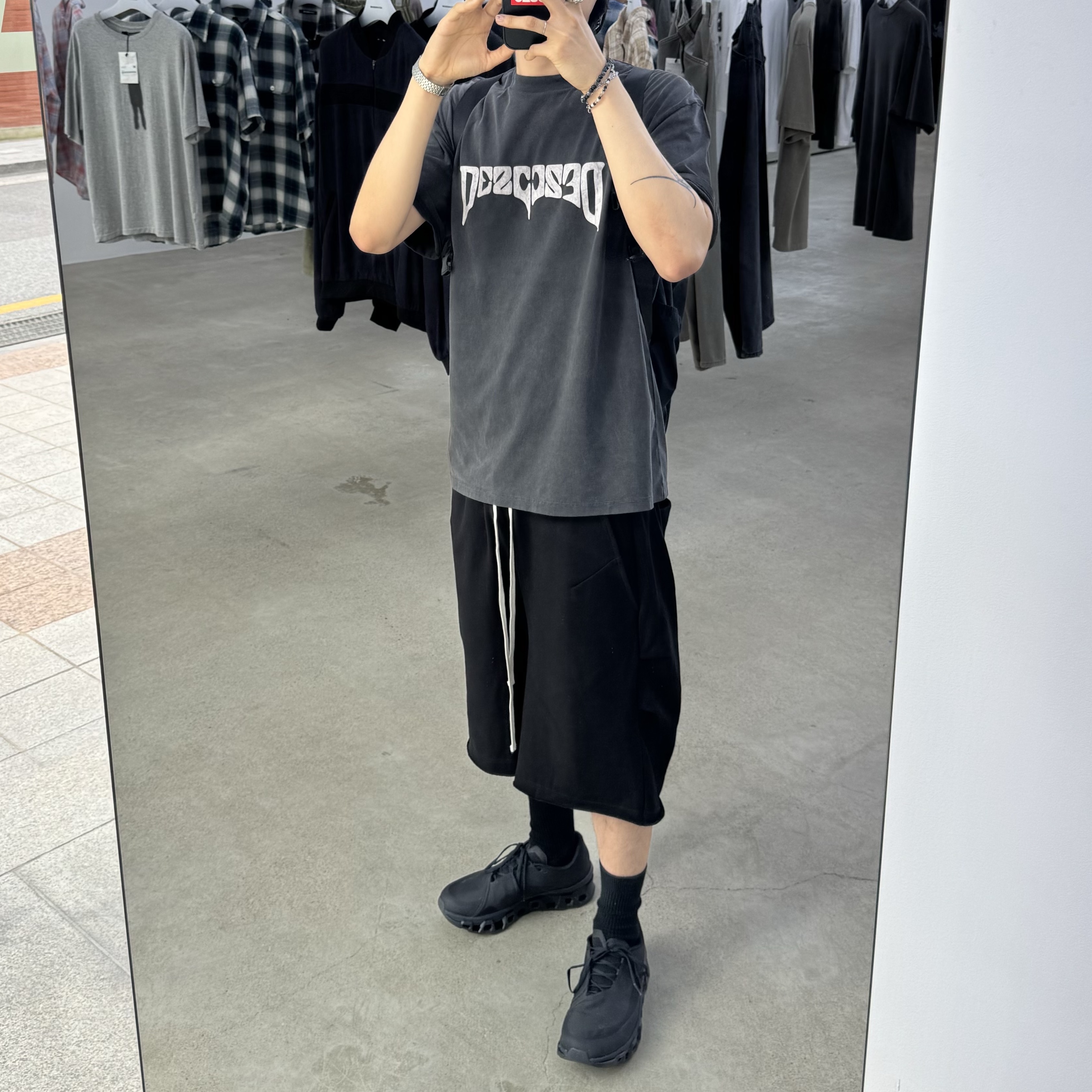On Running x Post Archive Faction (Paf) Cloudmonster 2 Black Magnet, 032c Psychic American-Cut T-Shirt Faded Black 착용 스타일