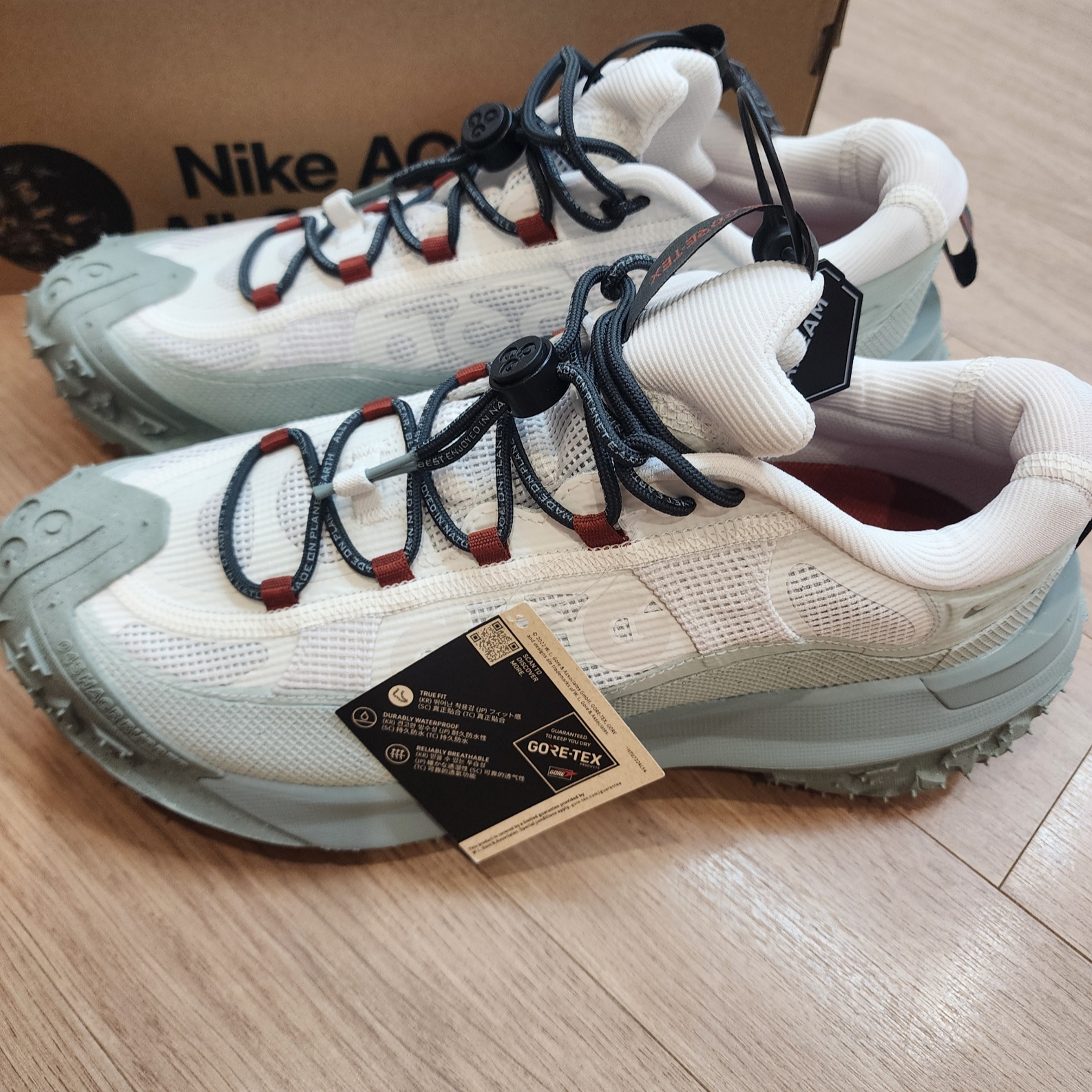 Nike ACG Mountain Fly 2 Low Gore-Tex Phantom Dark Smoke Grey 착용 스타일 - 1