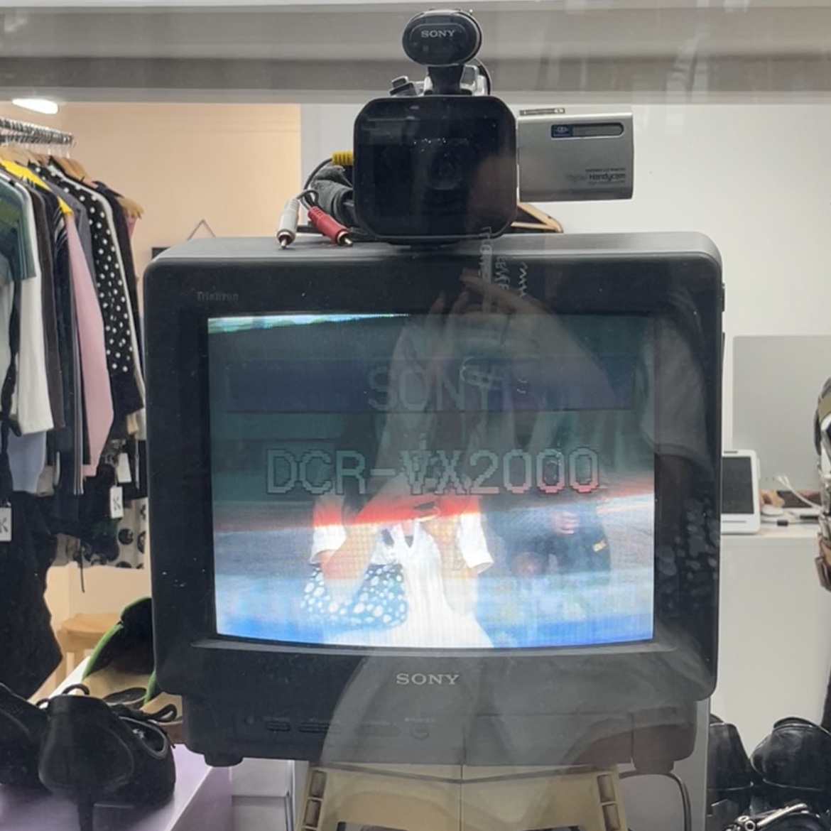 Louis Vuitton x YK Multi Pochette Accessoires Black White, (W) Hunter x Andersson Bell Original 2.0 Tall Boots Black 착용 스타일 - 3