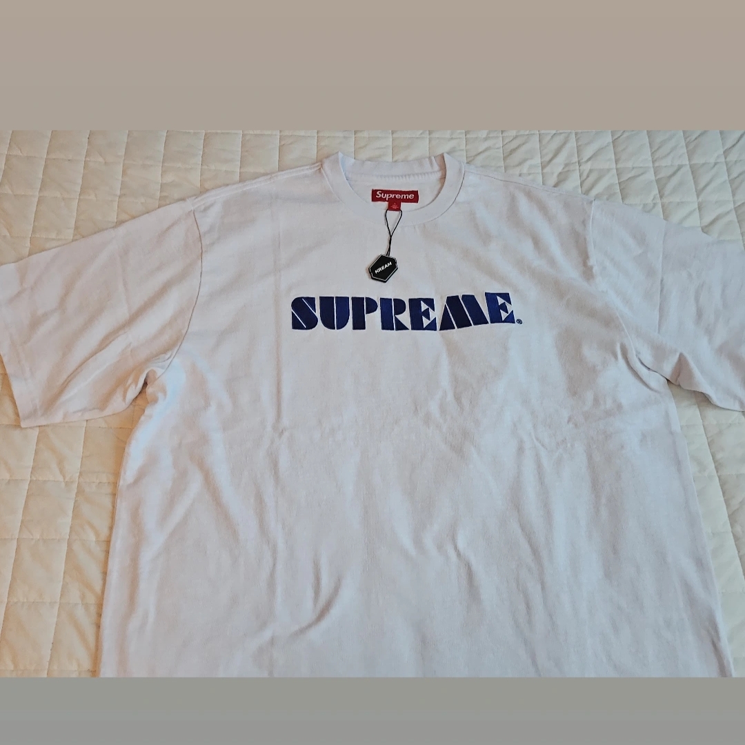 Supreme Stencil Embroidered S/S Top White - 24SS, Palace Archway Coach Jacket Truest Red - 24SS 착용 스타일 - 1