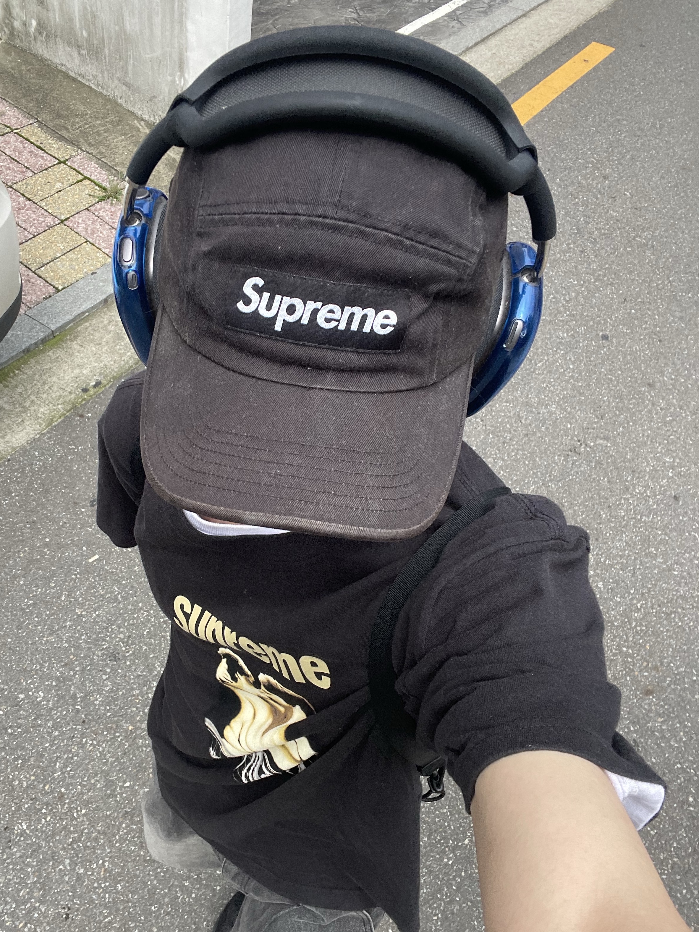Nike x Supreme Air Force 1 Low Black, Supreme Mesh Small Backpack Black - 23SS 착용 스타일 - 2