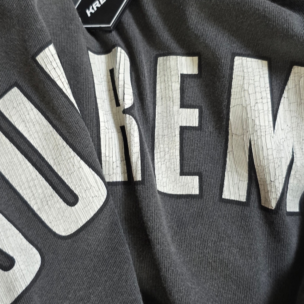 Supreme Contact S/S Top Black - 24SS 착용 스타일