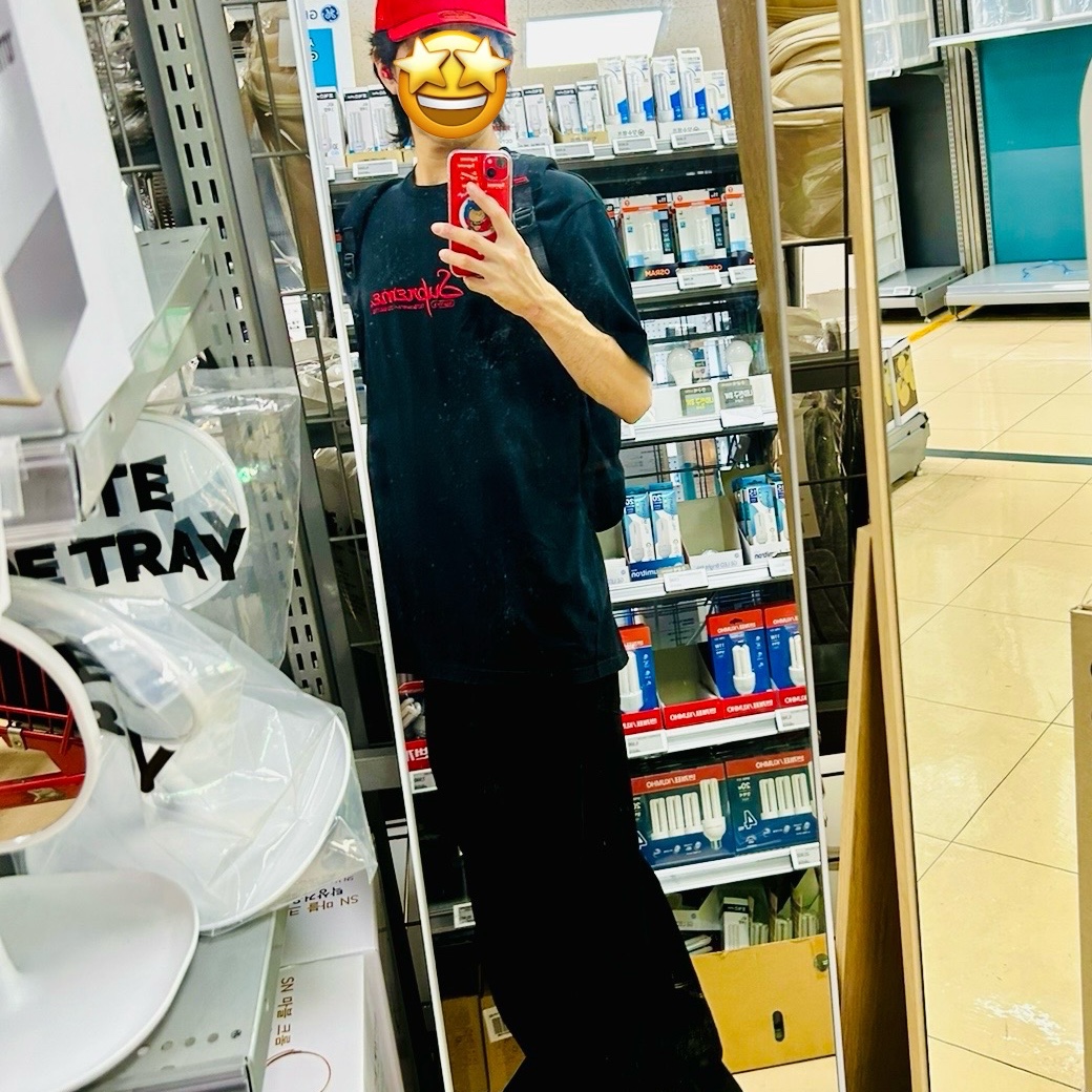 Supreme Sharpie Box Logo New Era Red - 24SS, Supreme Contact S/S Top Black - 24SS 착용 스타일 - 2