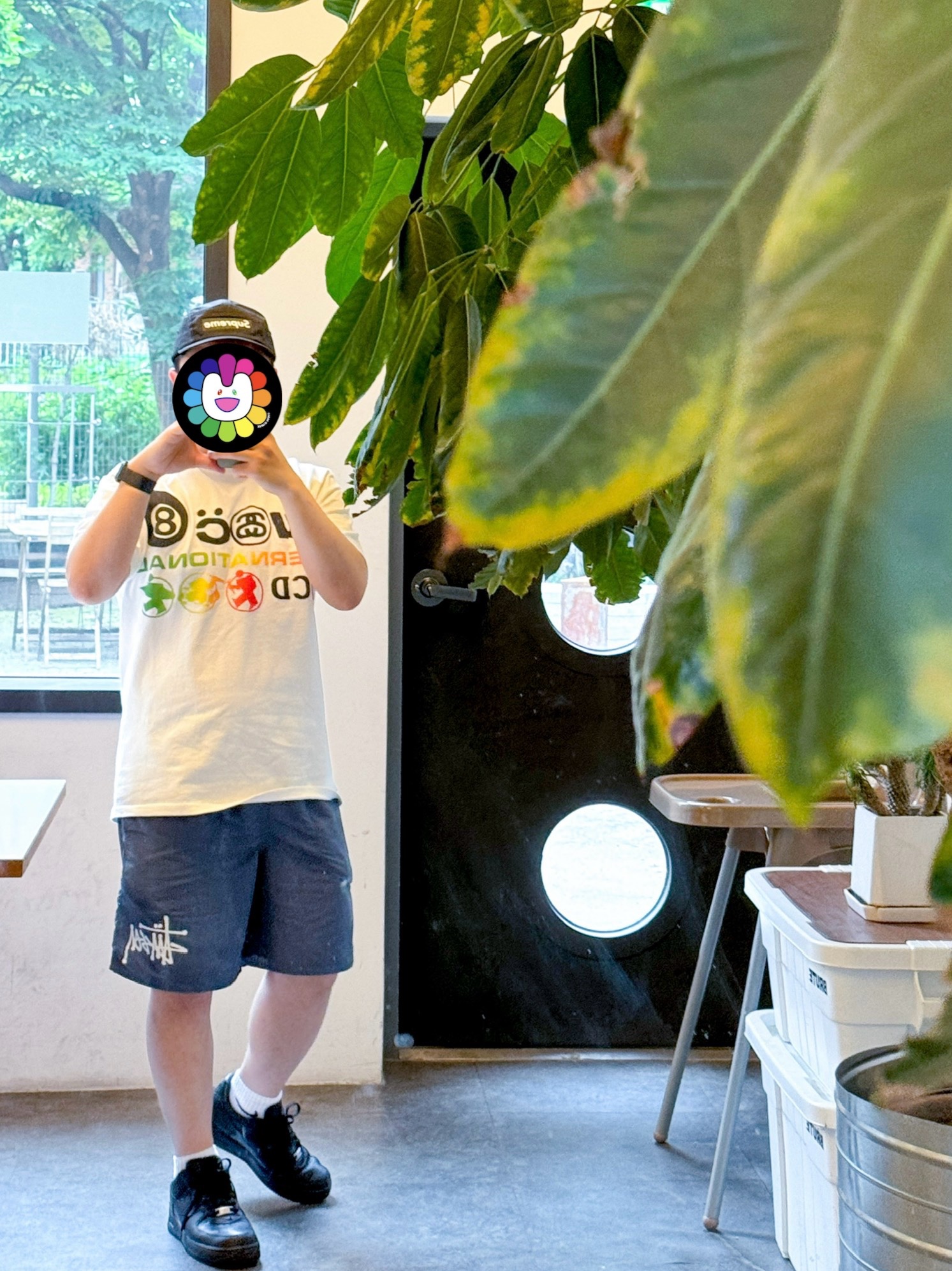 Nike x Supreme Air Force 1 Low Black, Stussy x Cactus Plant Flea Market International T-Shirt White 착용 스타일