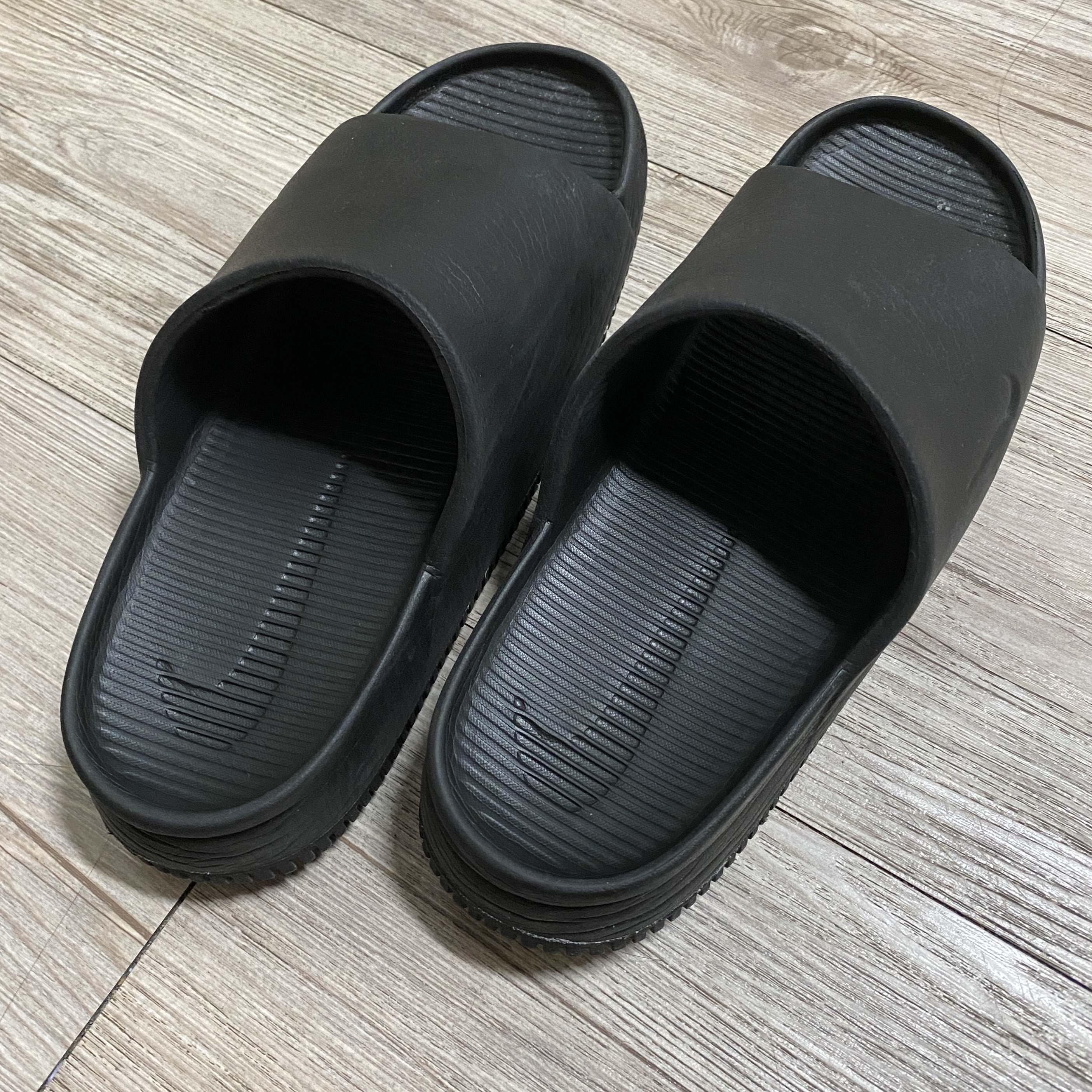 (W) Nike Calm Slide Black 착용 스타일