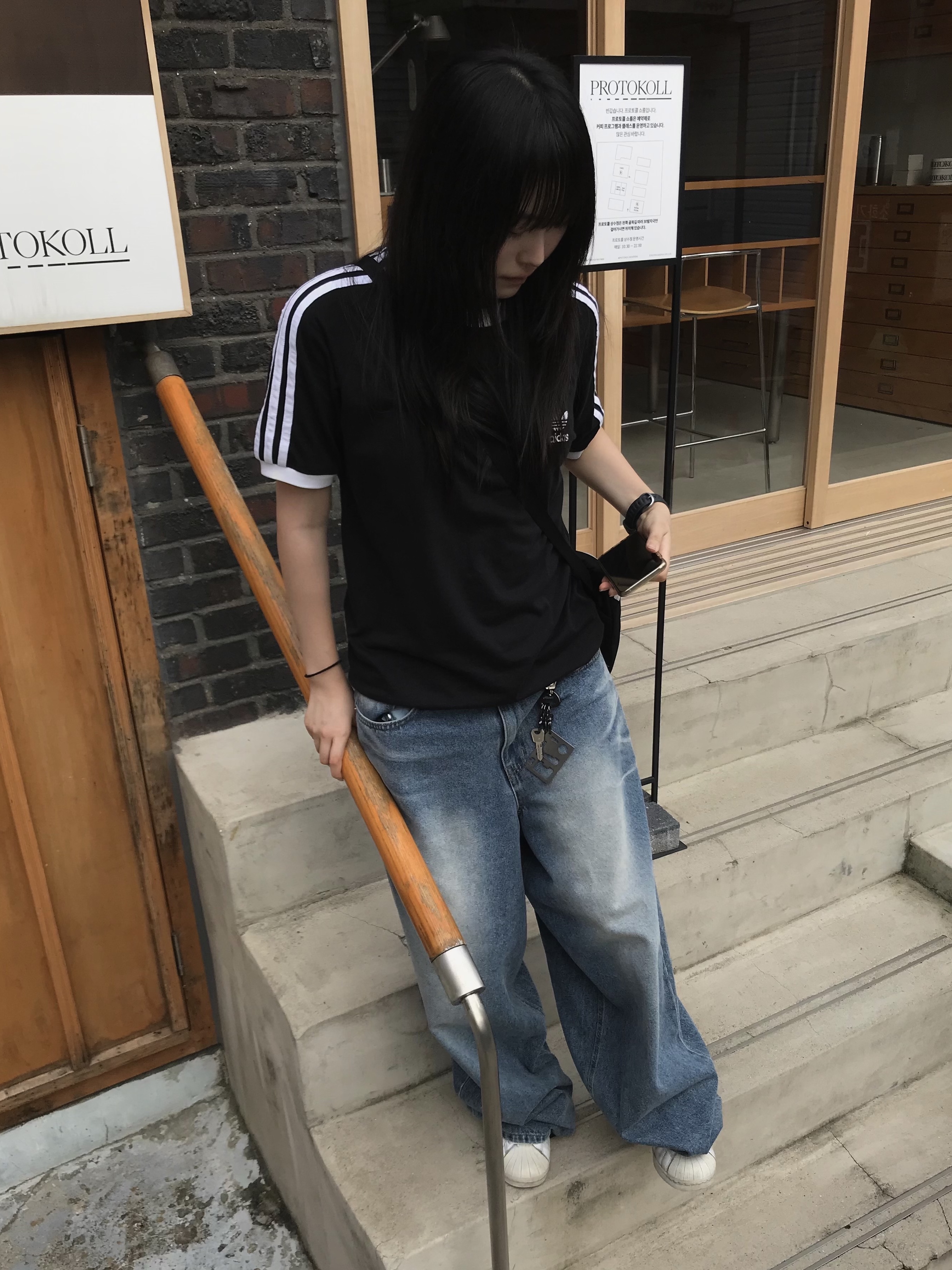 Arc'teryx Mantis 2 Waistpack Orca, Adidas Adicolor Classics 3-Stripes T-Shirt Black - KR Sizing 착용 스타일 - 3