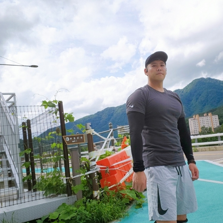 Nike Dri-Fit Challenger 9 Inch Unlined Running Shorts Light Smoke Grey - Asia, Nike Air Zoom Alphafly Next% 3 Volt 착용 스타일