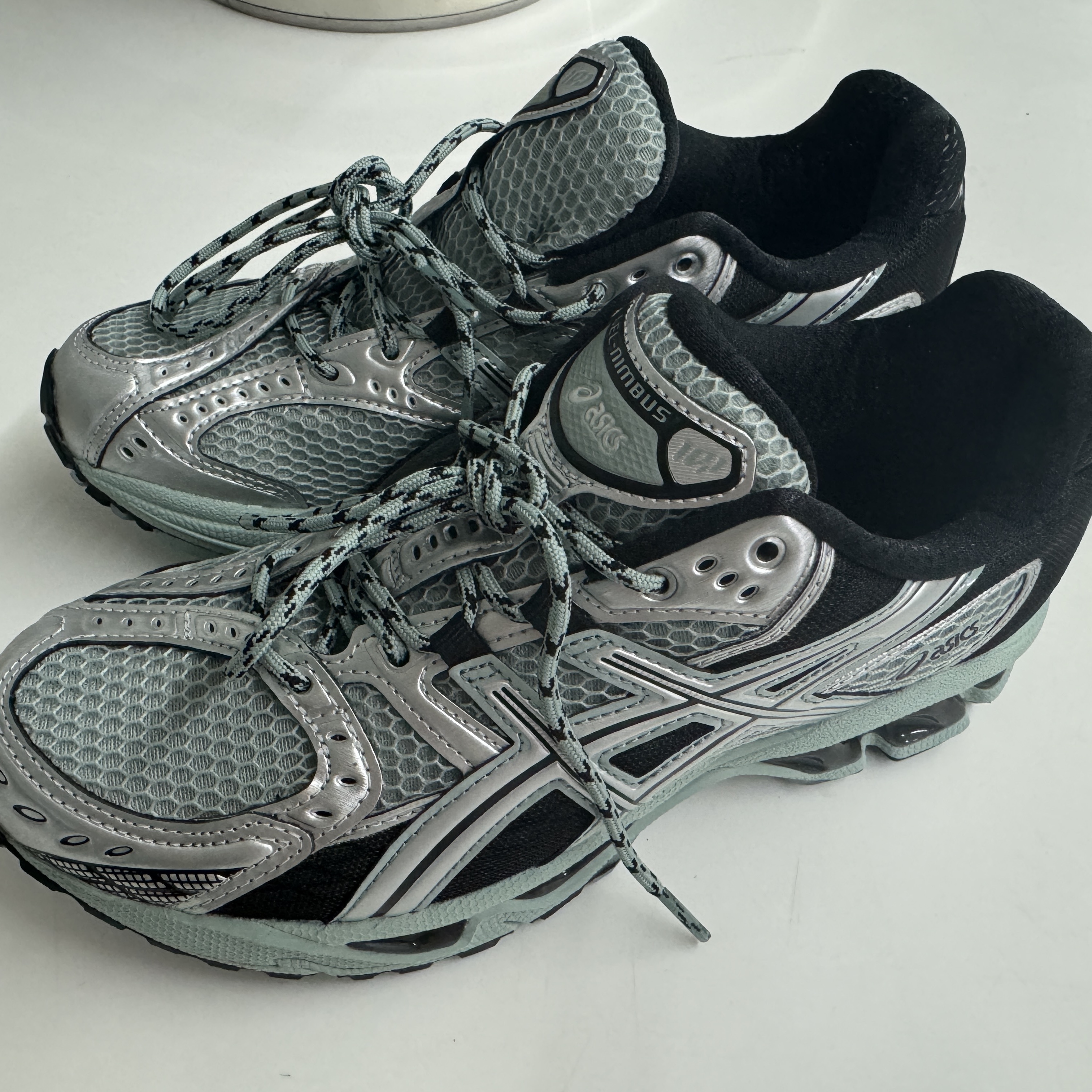 Asics Gel-Nimbus 10.1 Ocean Haze Pure Silver 착용 스타일