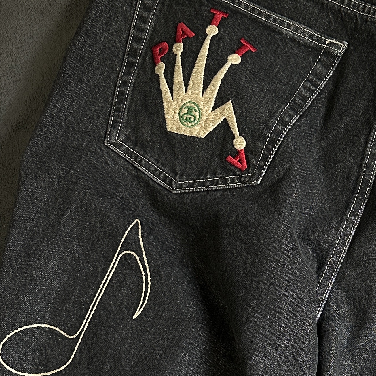 Stussy x Patta Big OL' Jean Black 착용 스타일