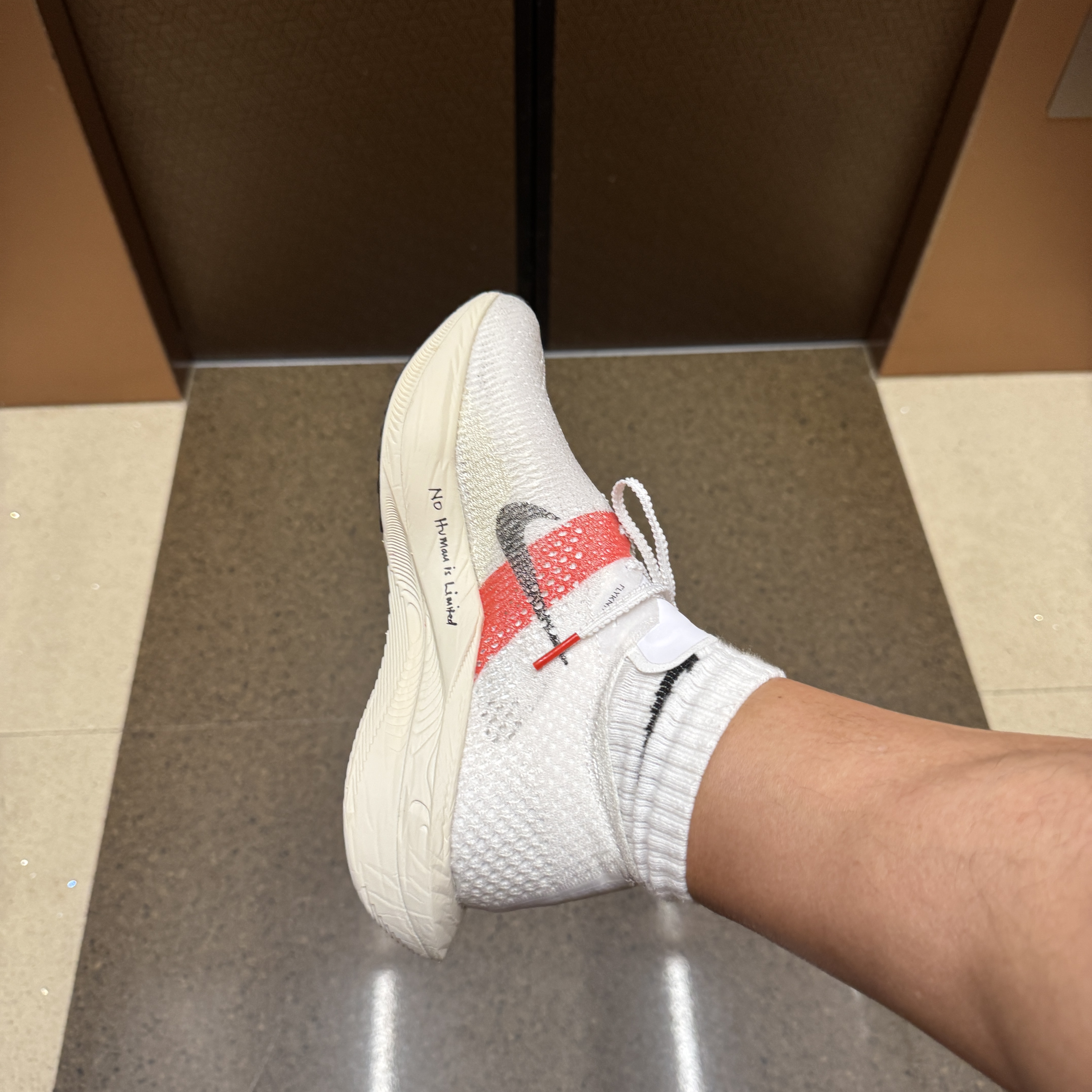 Nike ZoomX Vaporfly Next% 3 Eliud Kipchoge 착용 스타일 - 2