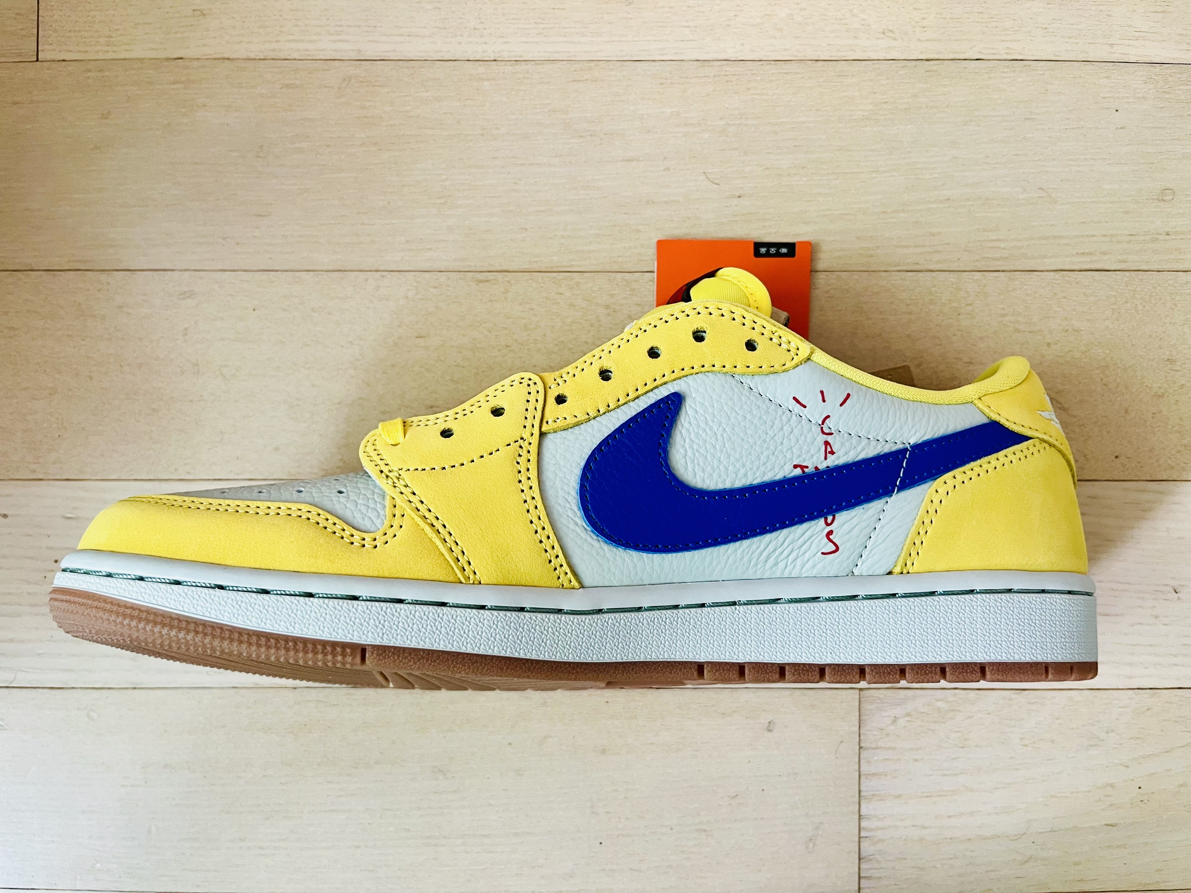 (W) Jordan 1 x Travis Scott Retro Low OG SP Canary 착용 스타일 - 5
