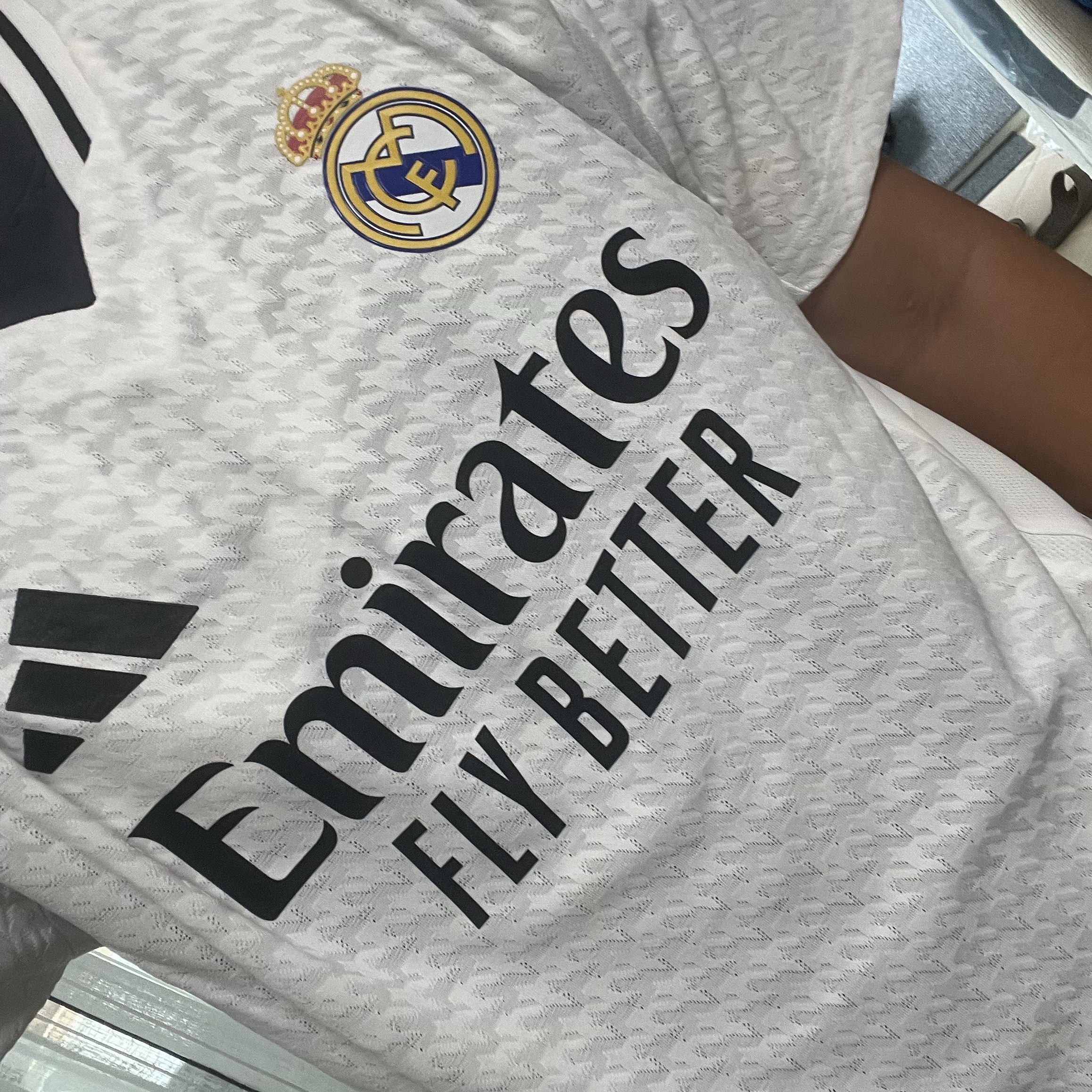 Adidas Real Madrid 2024/25 Home Authentic Jersey White - KR Sizing (Non Marking Ver.) 착용 스타일