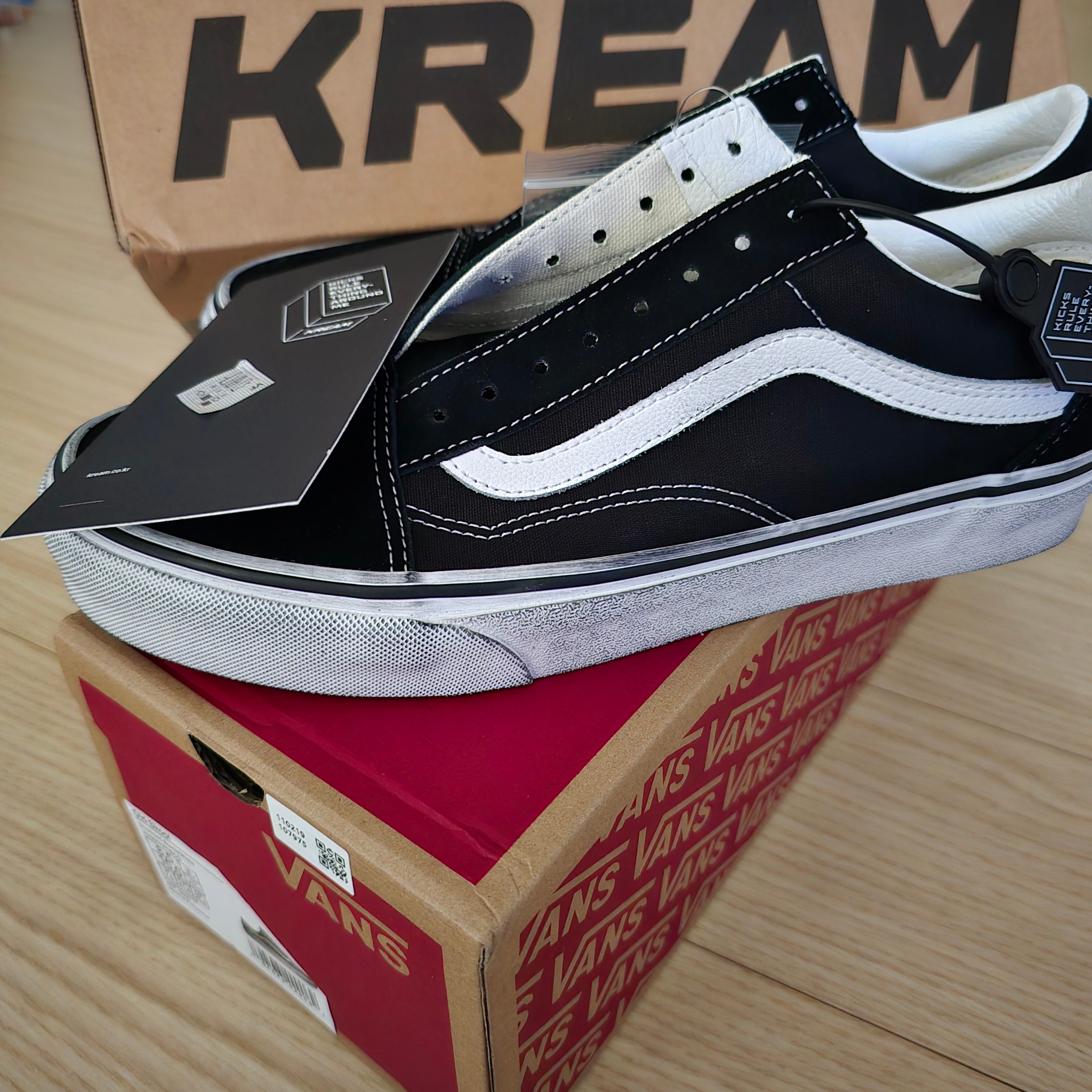 Vans Old Skool Stressed Black White 착용 스타일