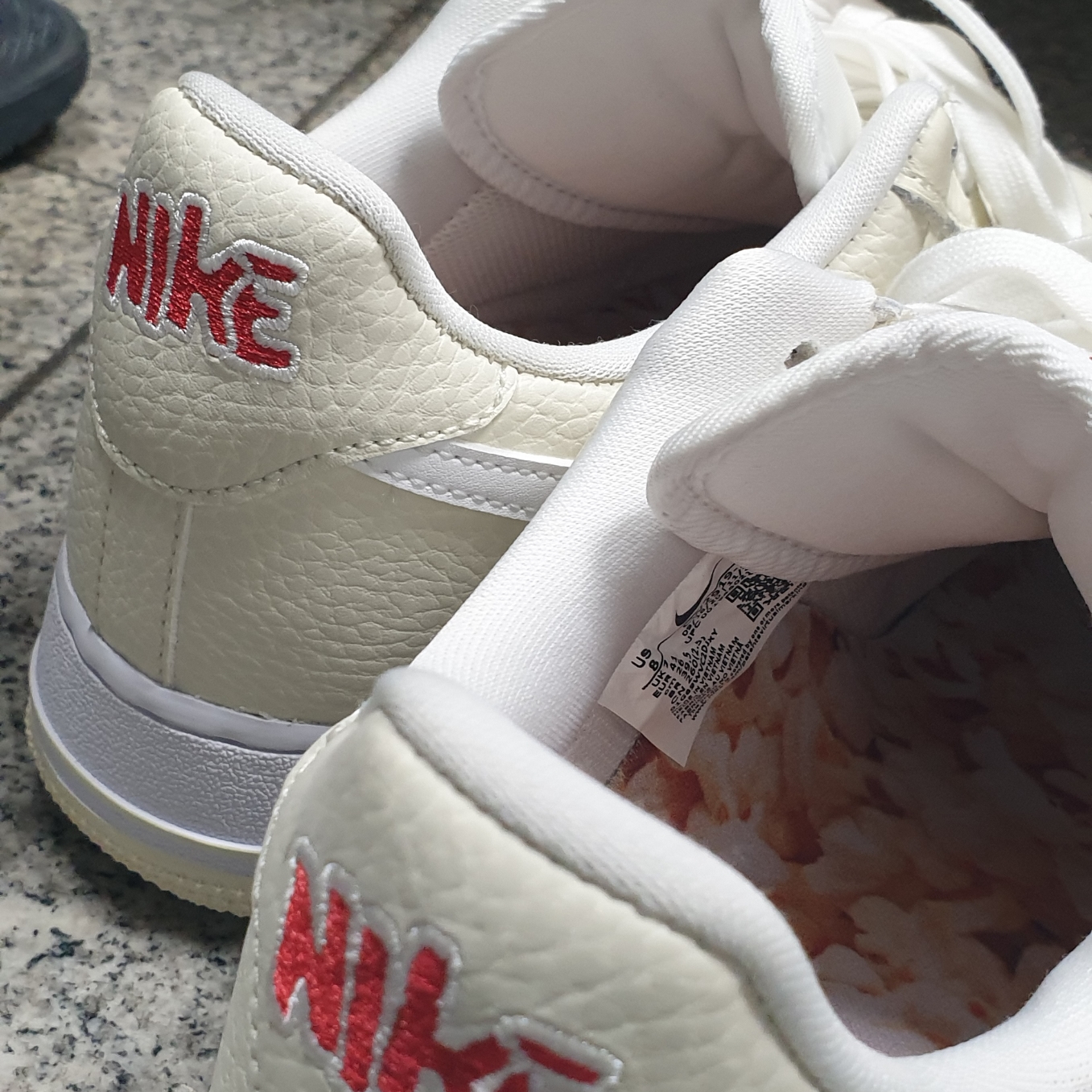 Nike Air Force 1 '07 PRM Popcorn 착용 스타일 - 1