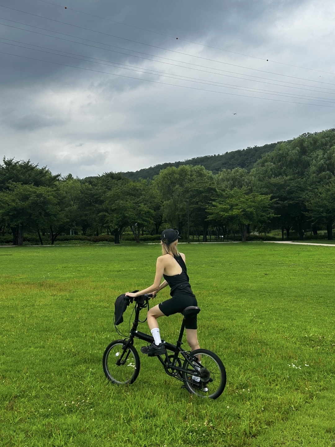 (W) Nike Pro 365 High Waisted 7 Inch Shorts Black - US/EU 착용 스타일 - 1