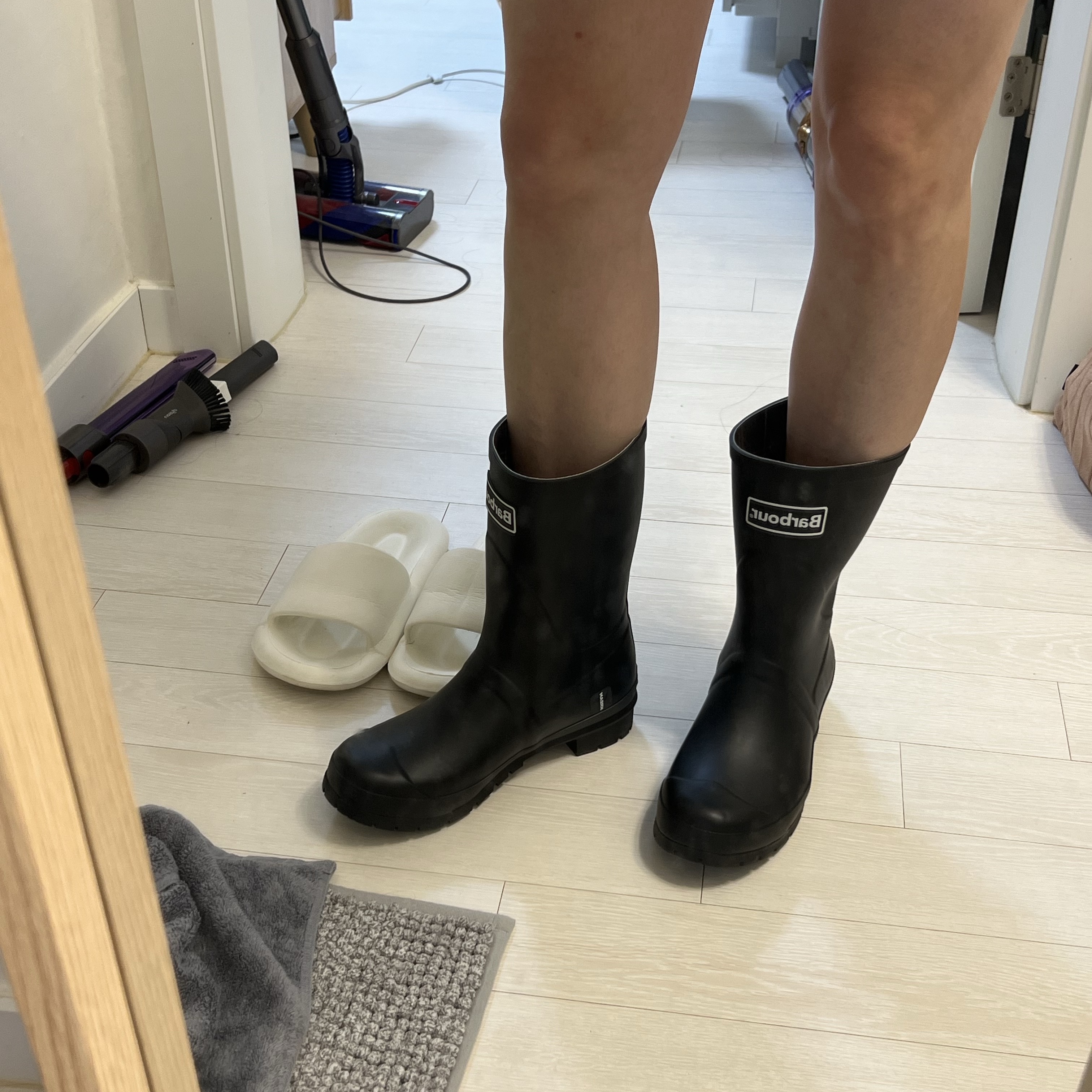 (W) Barbour Banbury Wellington Boots Black 착용 스타일 - 2