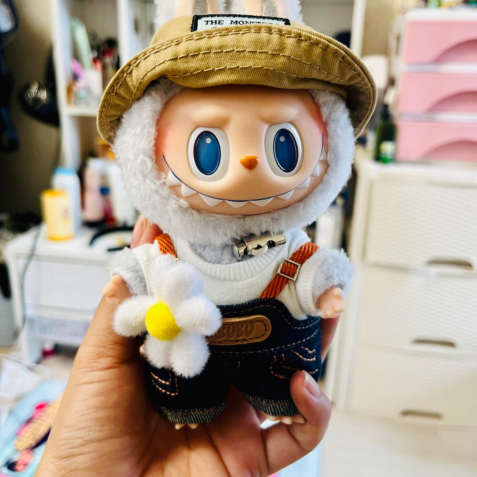 Pop Mart Fall In Wild Labubu Series Toy Keyring 착용 스타일