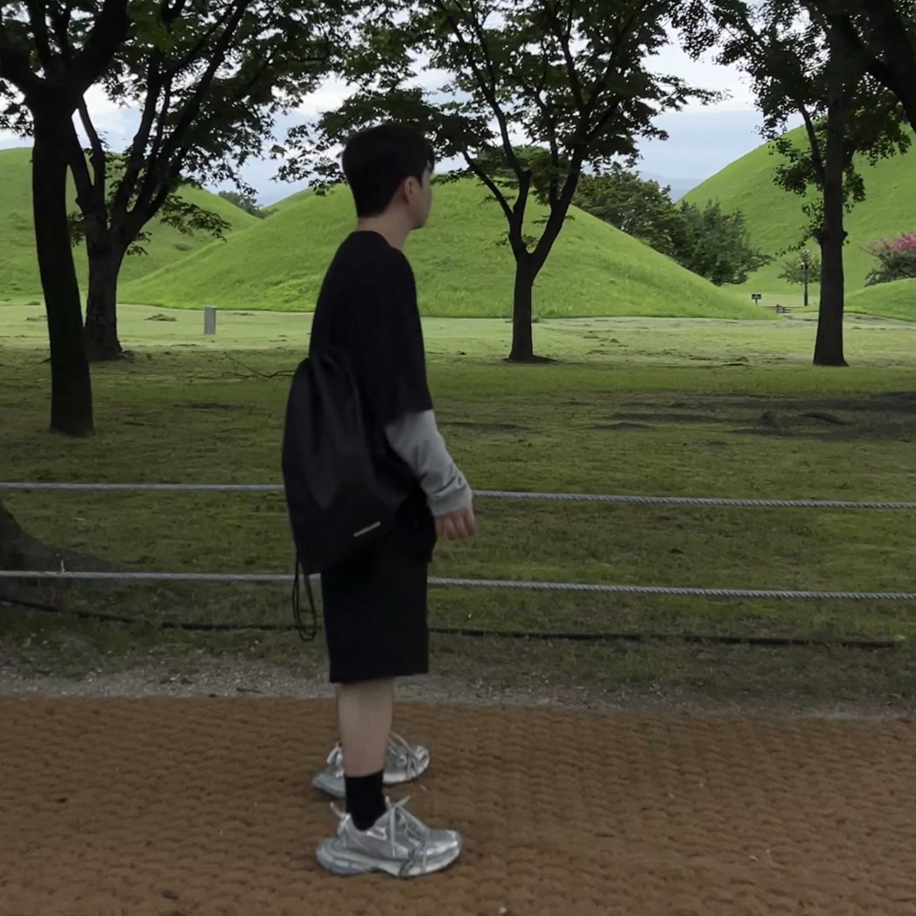 Balenciaga 3XL Sneakers Light Beige 착용 스타일 - 1