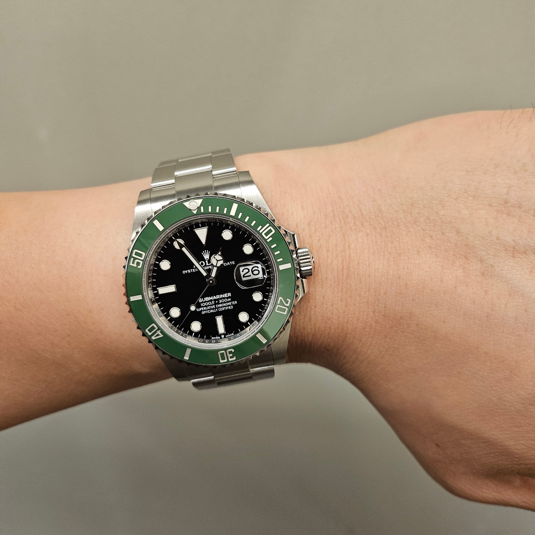 Rolex Submariner Date 41mm 126610LV Black Oyster 착용 스타일