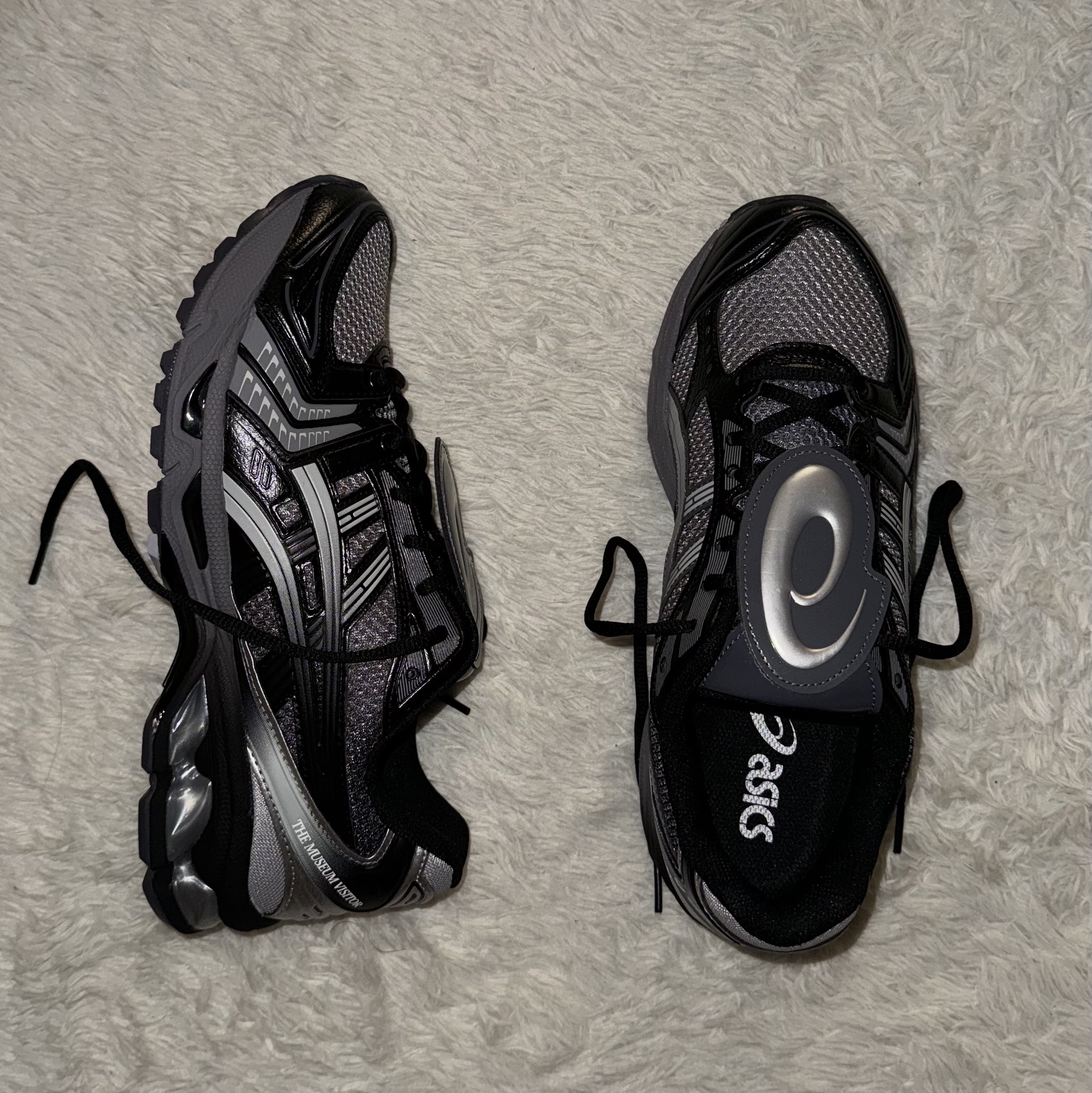 Asics x The Museum Visitor Gel-Kayano 14 Clay Grey Glacier Grey 착용 스타일 - 2