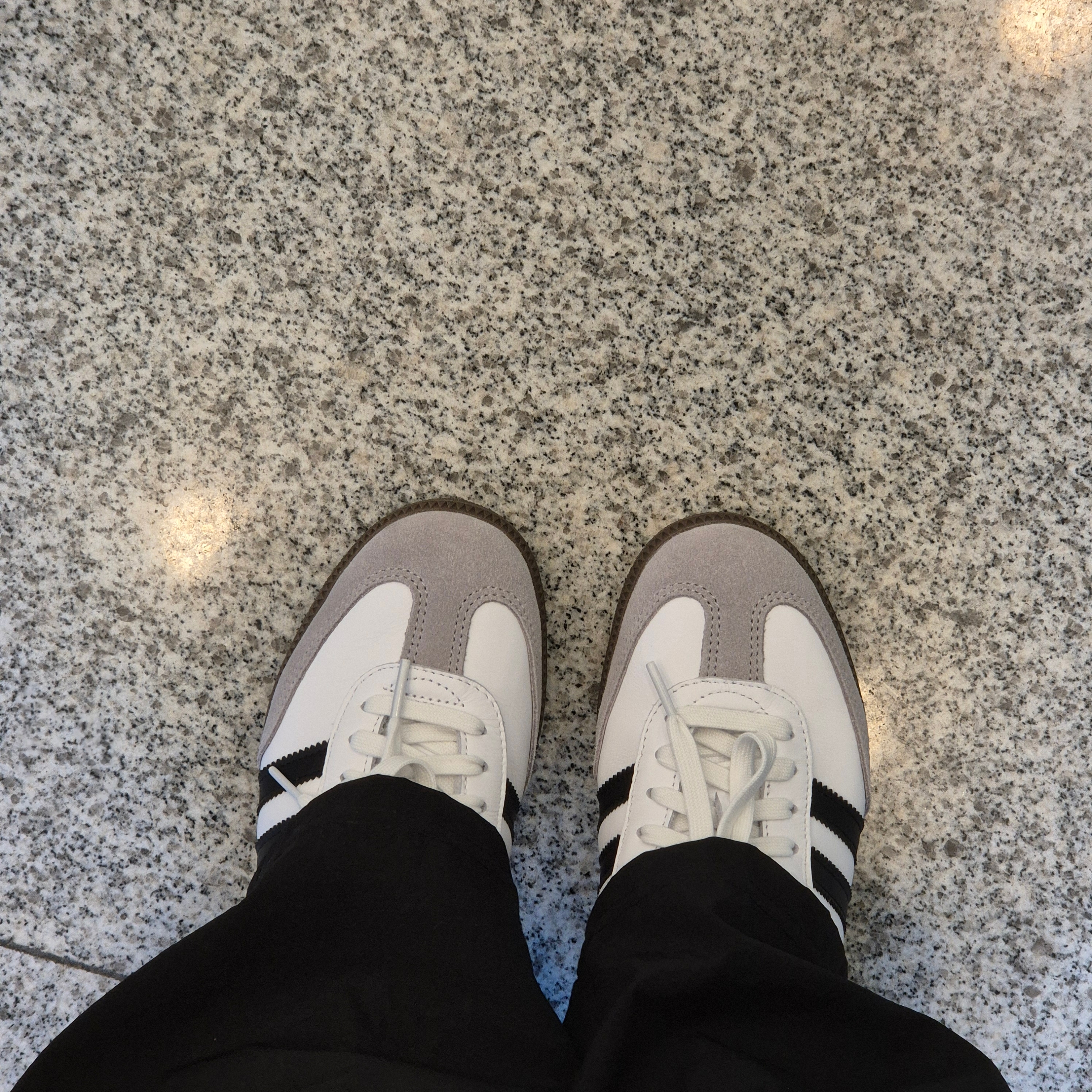 Adidas Samba OG Cloud White 착용 스타일 - 1