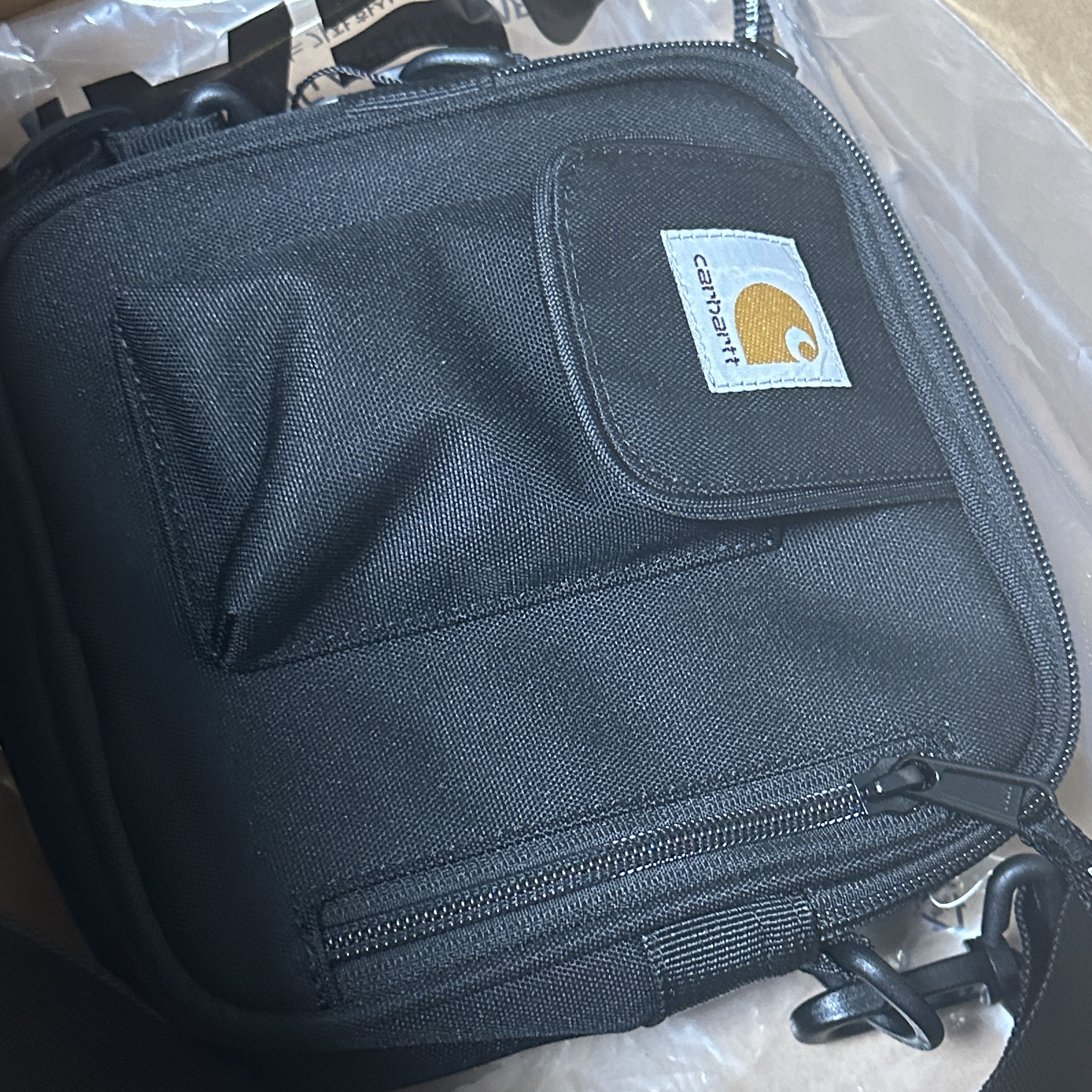 Carhartt WIP Essentials Bag Black 착용 스타일