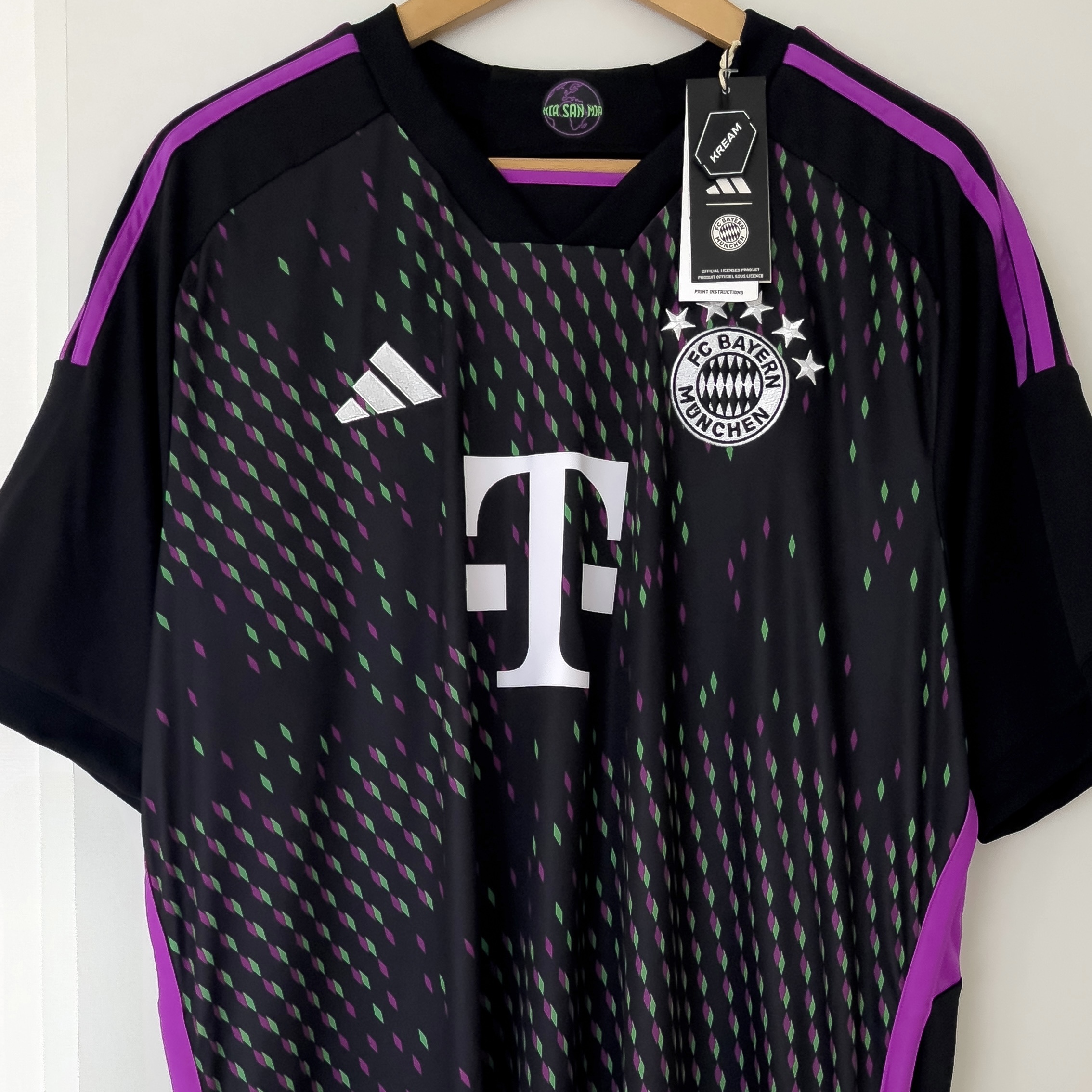 Adidas Bayern Munchen 2023/24 Away Jersey Black - KR Sizing (Non Marking Ver.) 착용 스타일