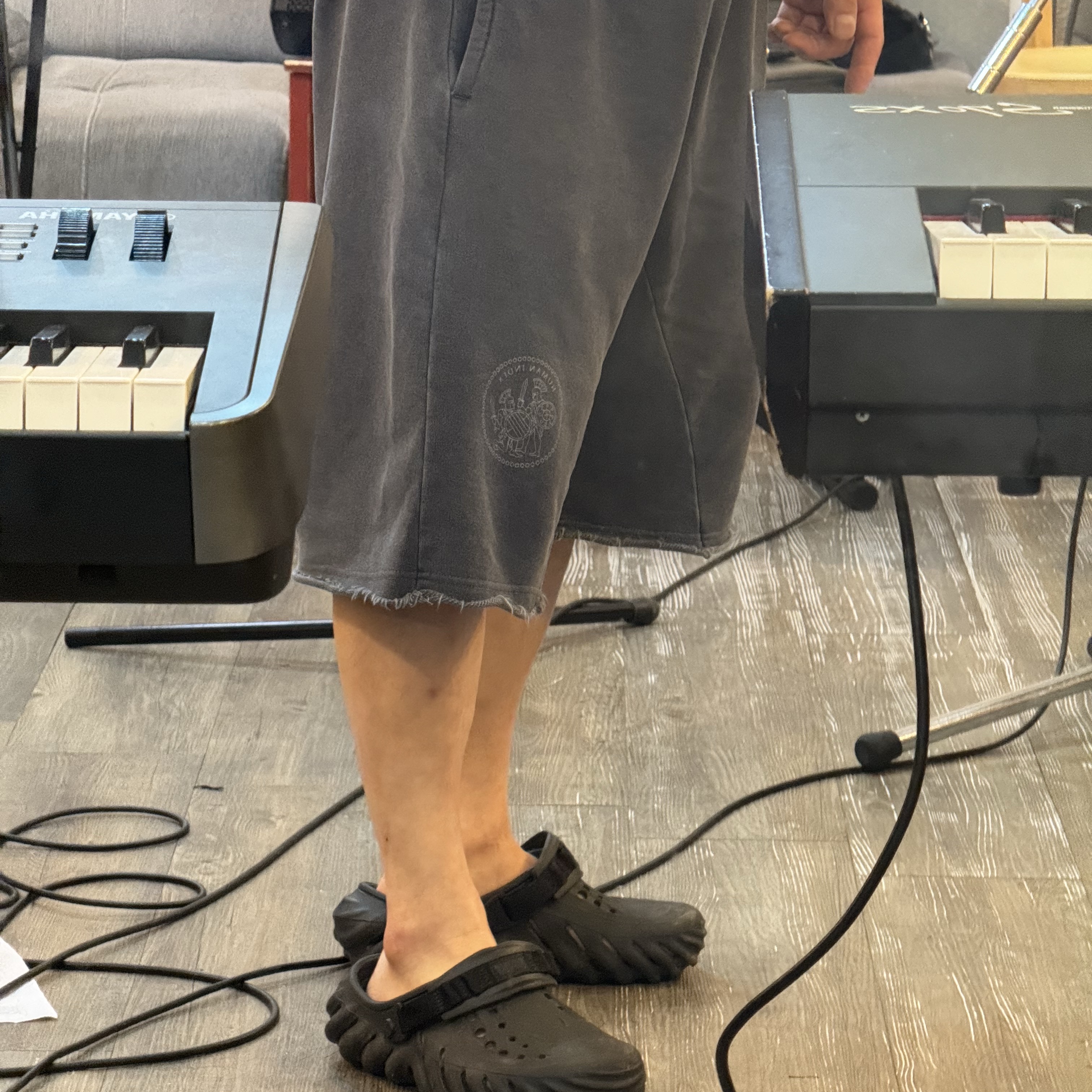 Polyteru Human Index Human 1/2 Sweatpants Blue, Crocs Echo Clog Black 착용 스타일