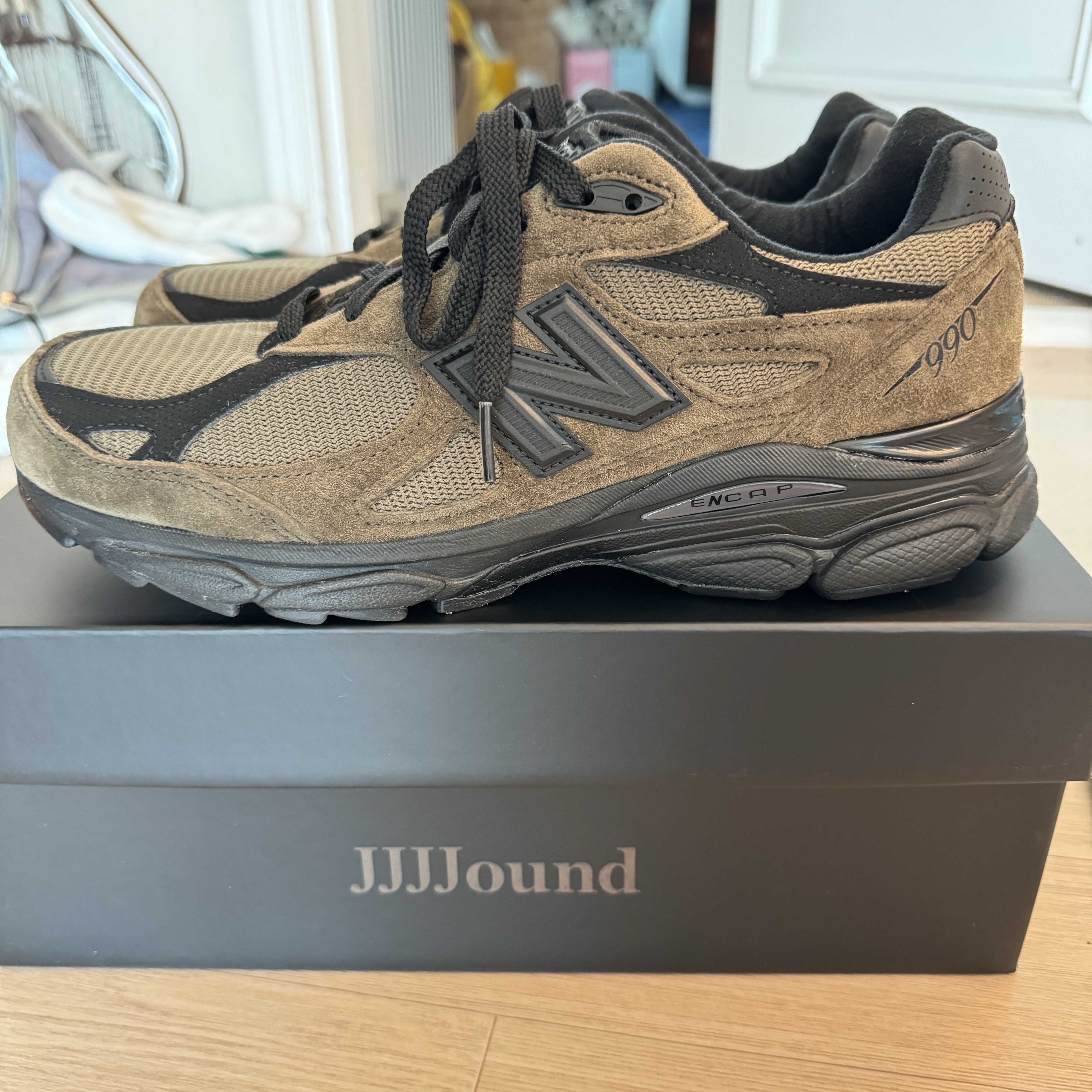 New Balance x JJJJound 990v3 Brown Black 착용 스타일 - 5