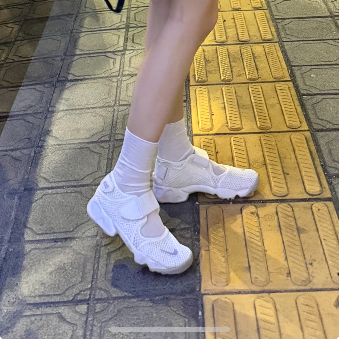 (GS/PS) Nike Air Rift White Wolf Grey 착용 스타일